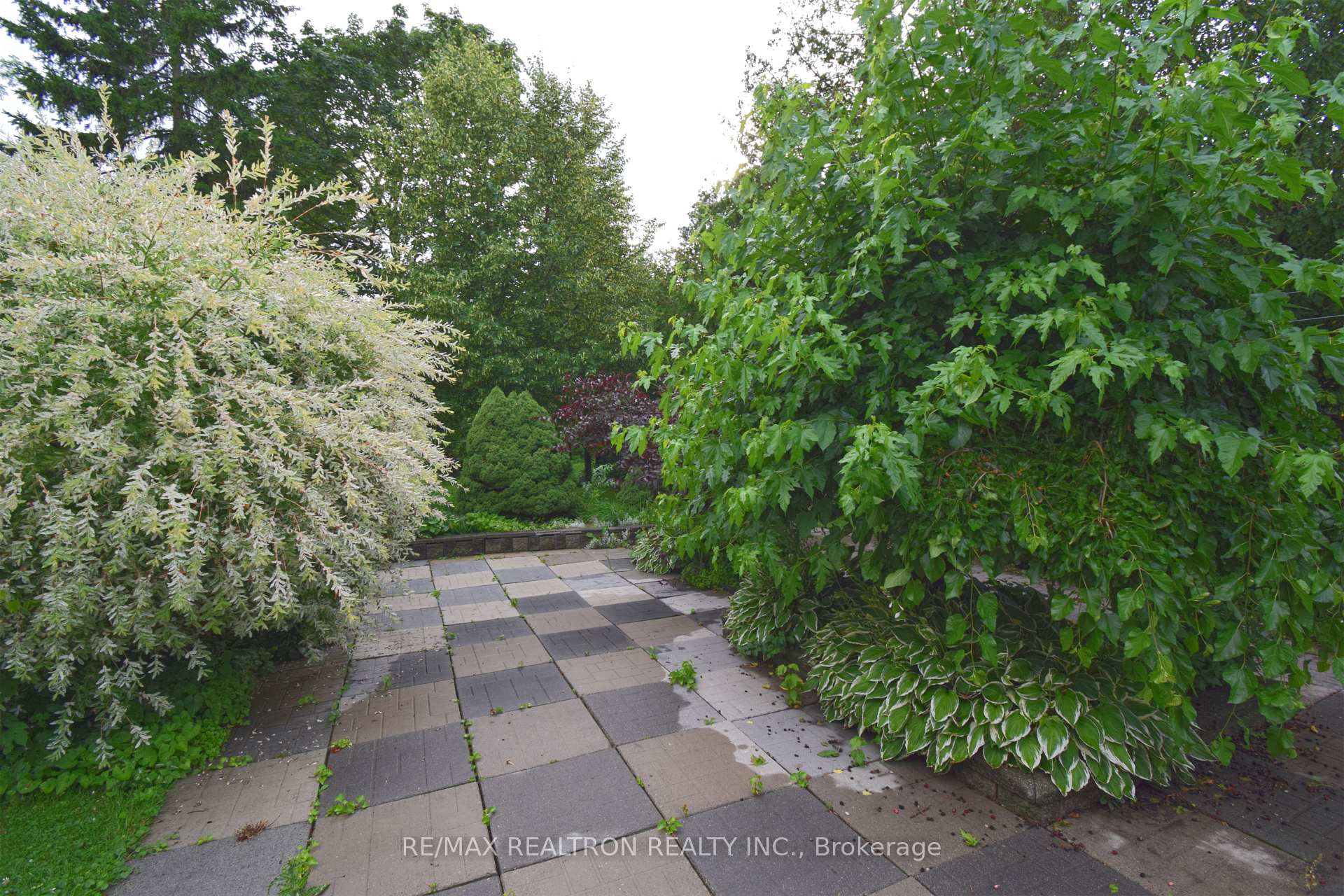 Photo 31 of 250 Meadow Road, Whitby, Blue Grass Meadows — HOMEH