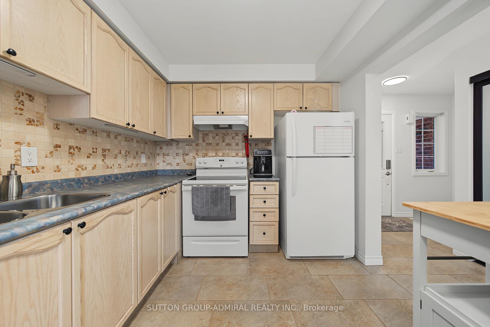 Photo 10 of 70 Winners Circle, Brampton, Northwest Sandalwood Parkway — HOMEH