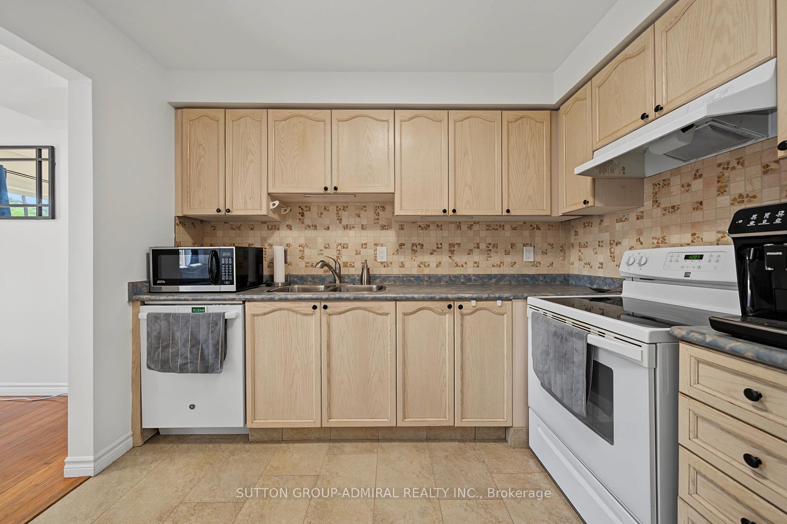 Photo 11 of 70 Winners Circle, Brampton, Northwest Sandalwood Parkway — HOMEH