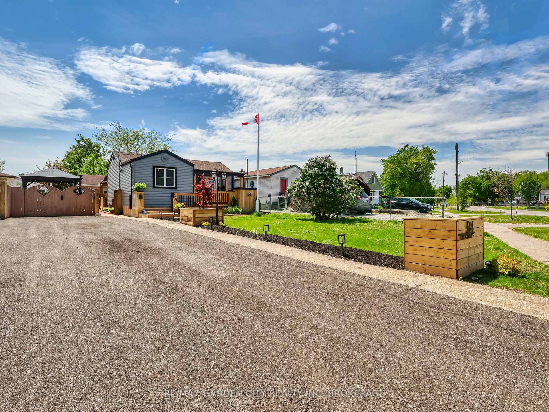 Photo 1 of 84 Lincoln Avenue, St. Catharines, Oakdale — HOMEH