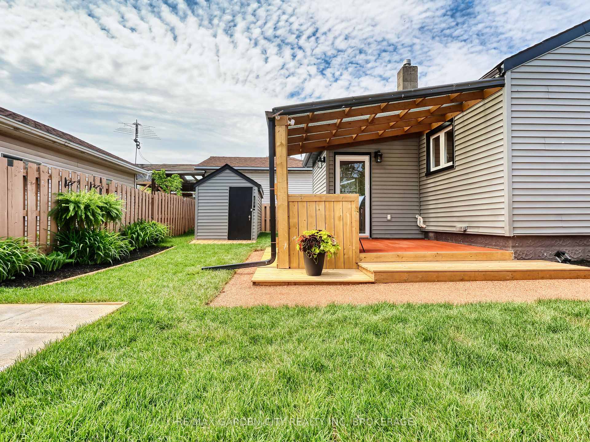 Photo 23 of 84 Lincoln Avenue, St. Catharines, Oakdale — HOMEH