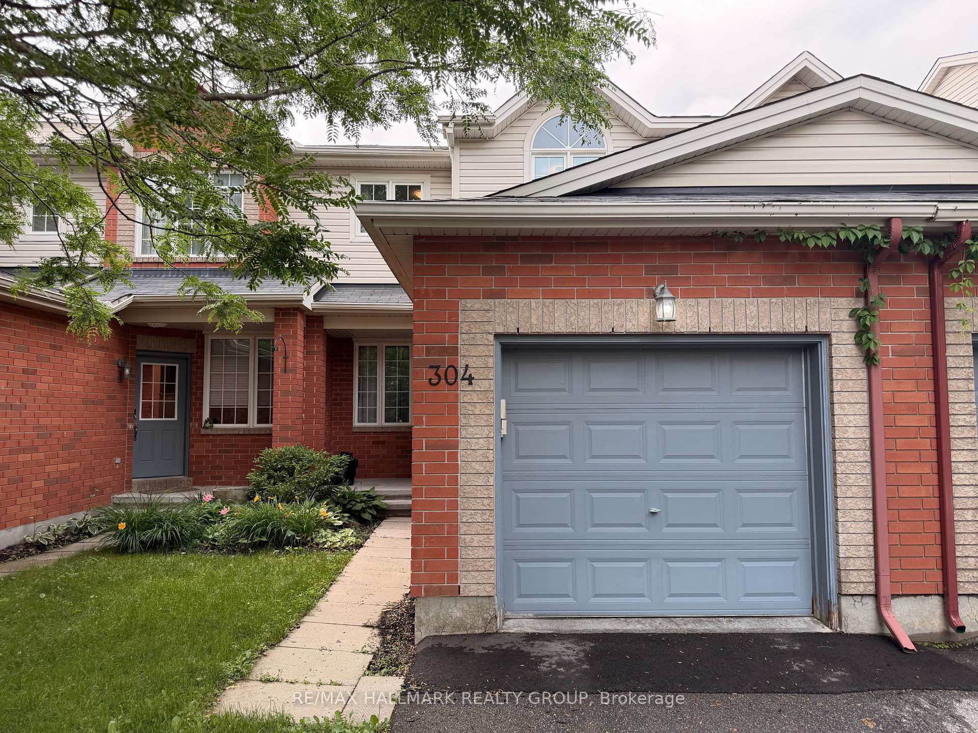 Photo 2 of 304 Applecross Crescent, Ottawa, Kanata - Morgan's Grant/South March — HOMEH