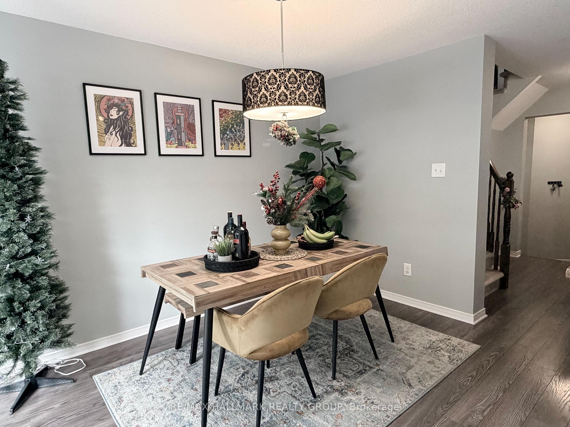 Photo 3 of 304 Applecross Crescent, Ottawa, Kanata - Morgan's Grant/South March — HOMEH