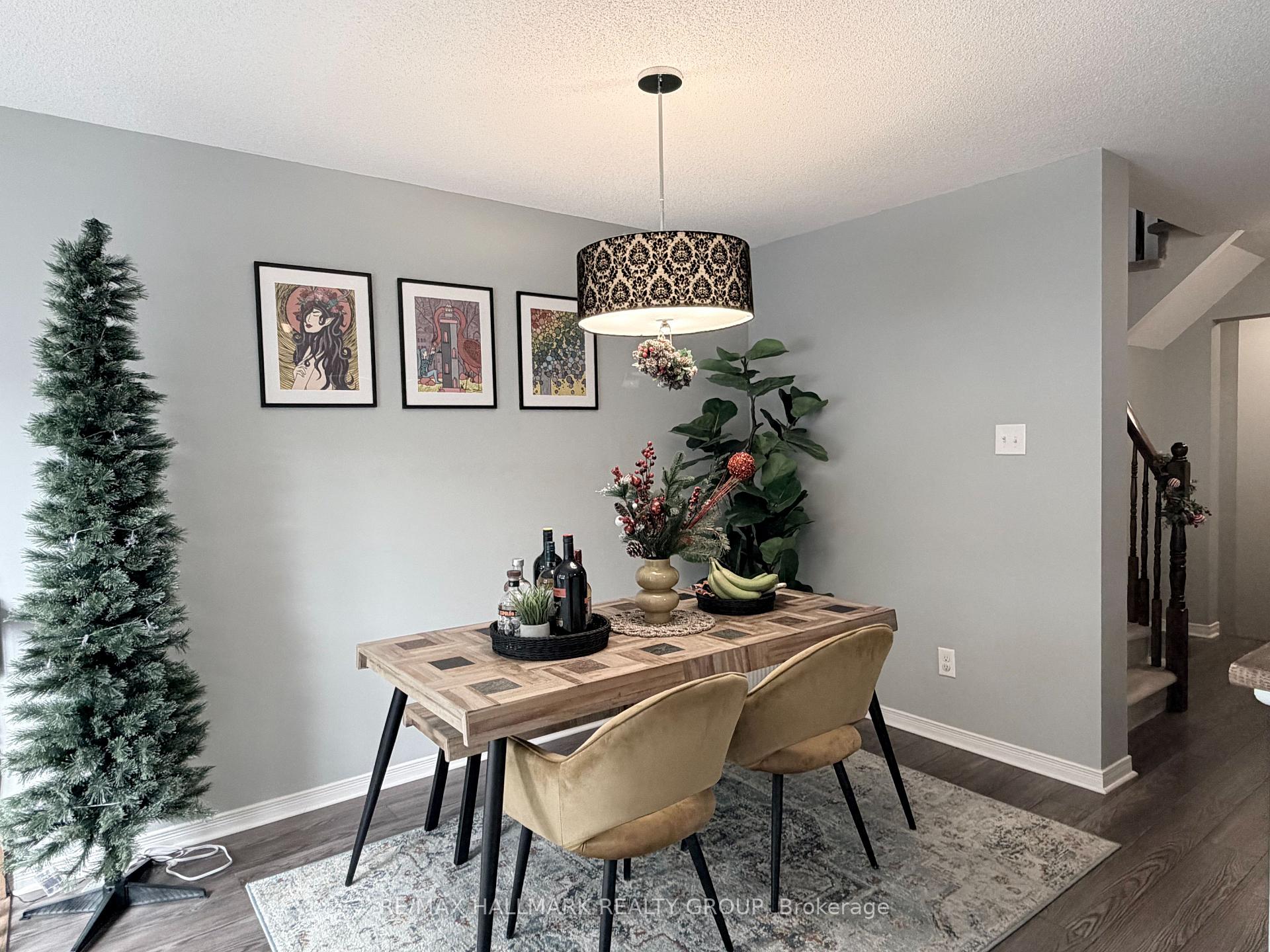 Photo 5 of 304 Applecross Crescent, Ottawa, Kanata - Morgan's Grant/South March — HOMEH