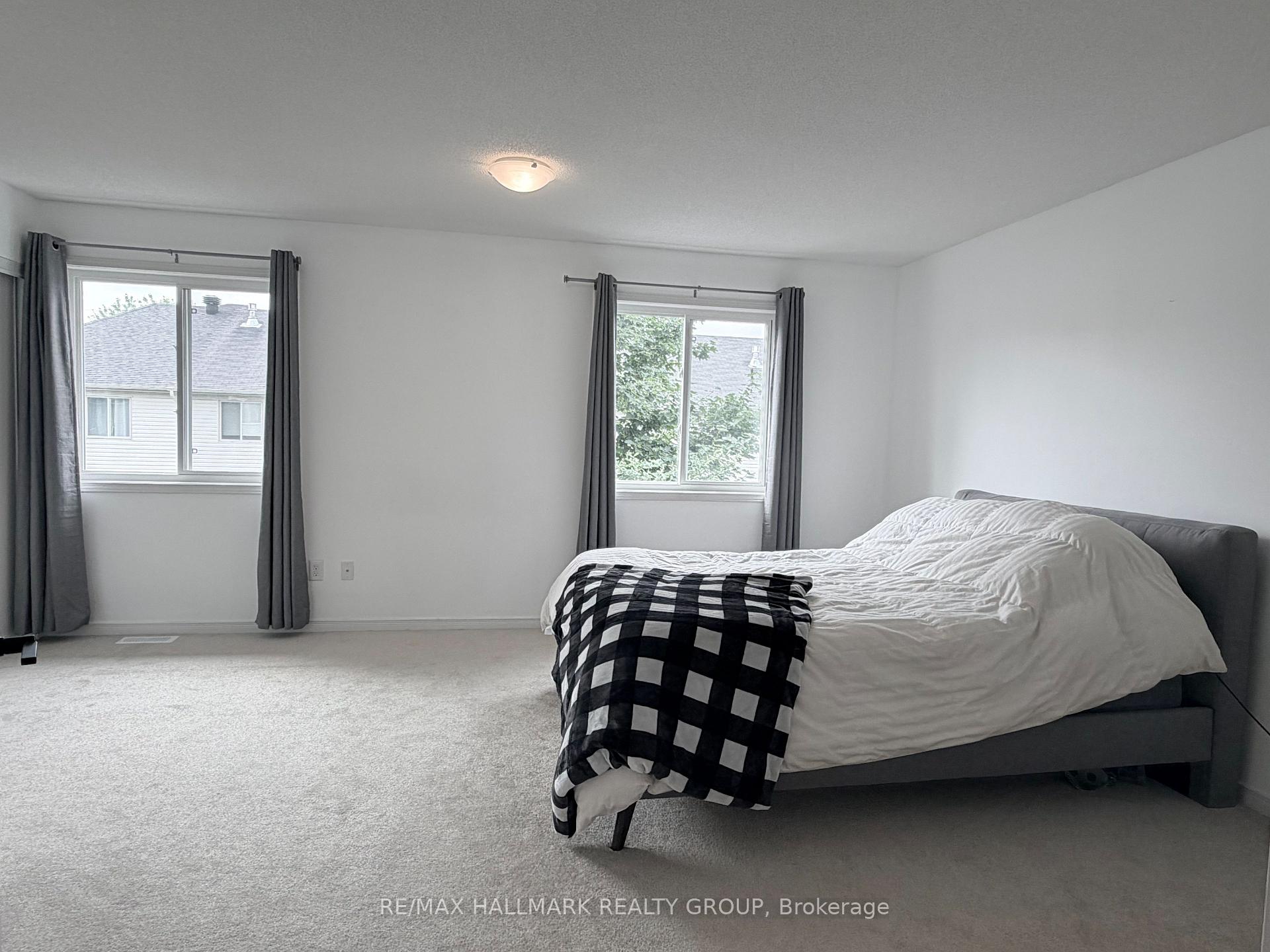 Photo 11 of 304 Applecross Crescent, Ottawa, Kanata - Morgan's Grant/South March — HOMEH