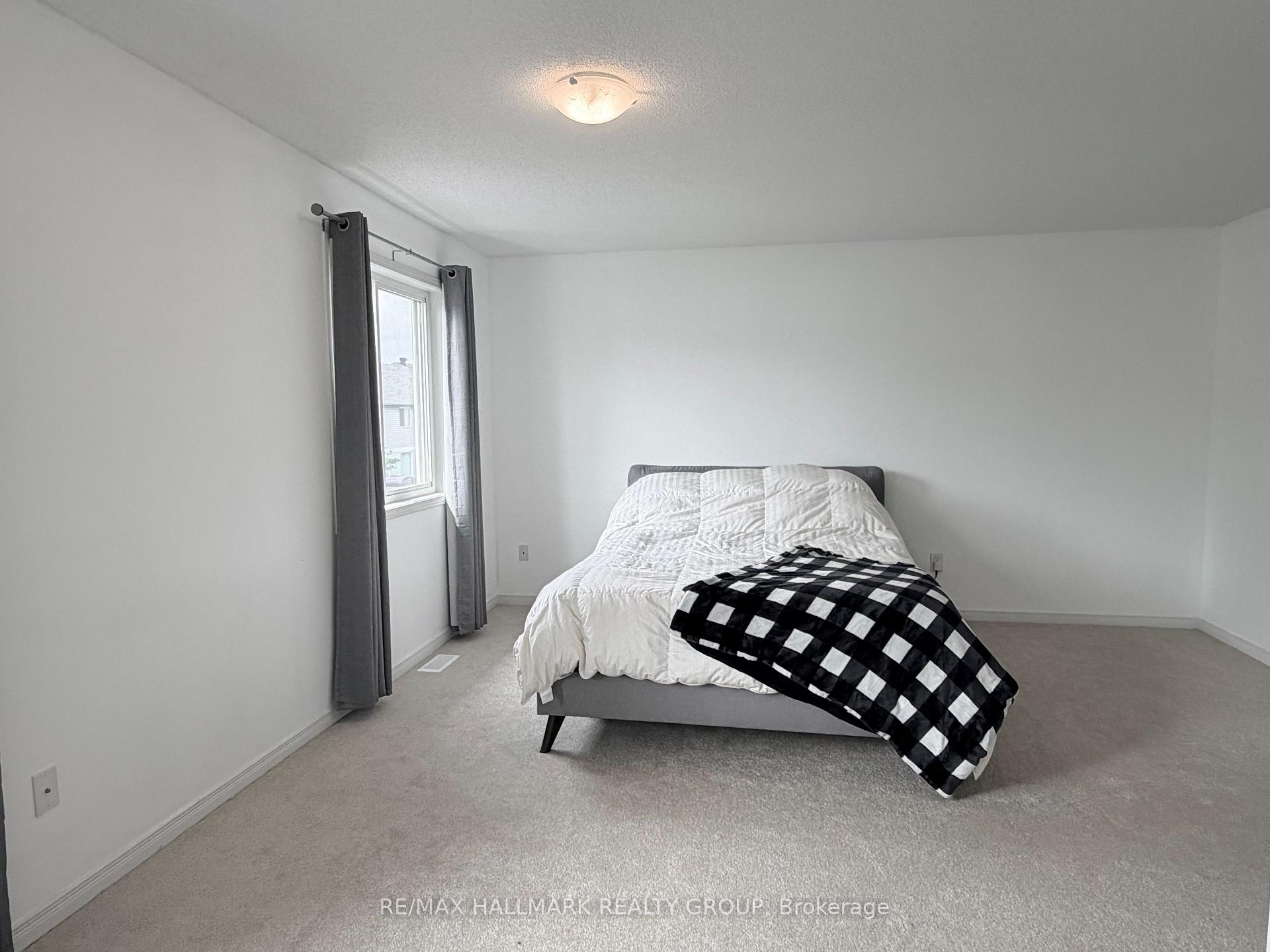 Photo 12 of 304 Applecross Crescent, Ottawa, Kanata - Morgan's Grant/South March — HOMEH