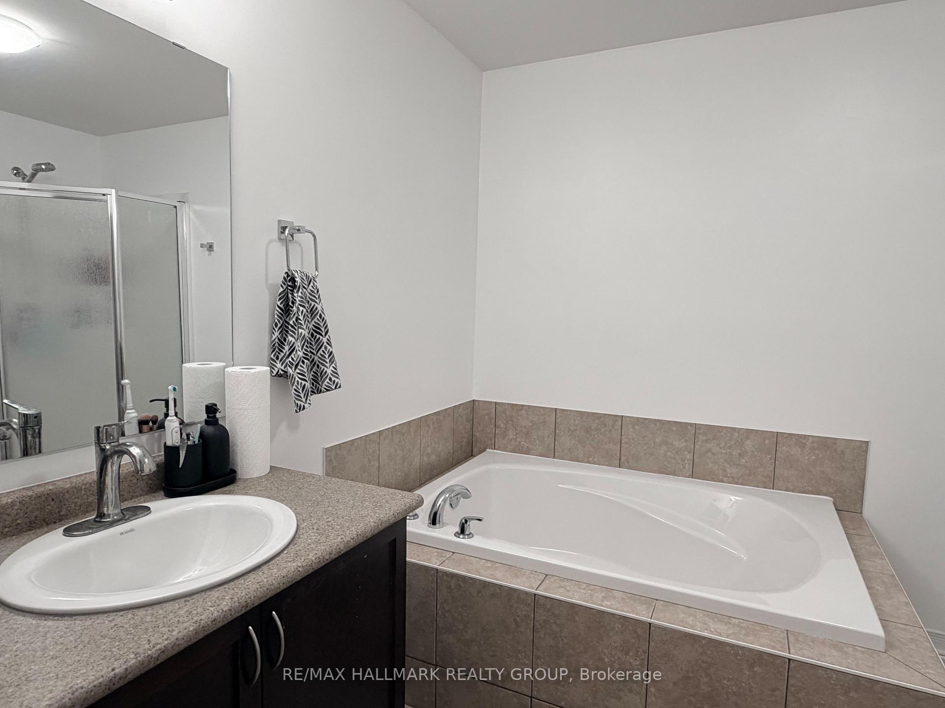 Photo 20 of 304 Applecross Crescent, Ottawa, Kanata - Morgan's Grant/South March — HOMEH