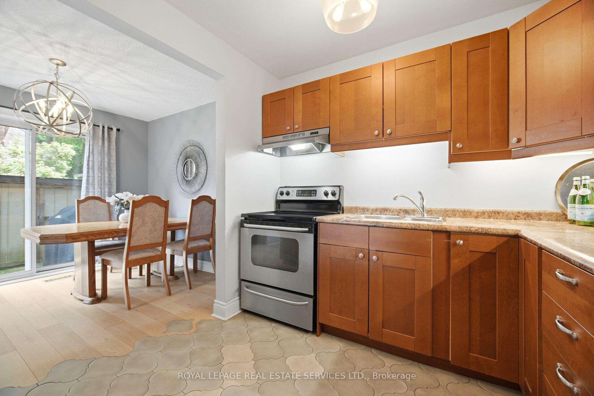 Photo 7 of Unit 3, 649 Francis Road, Burlington, LaSalle — HOMEH