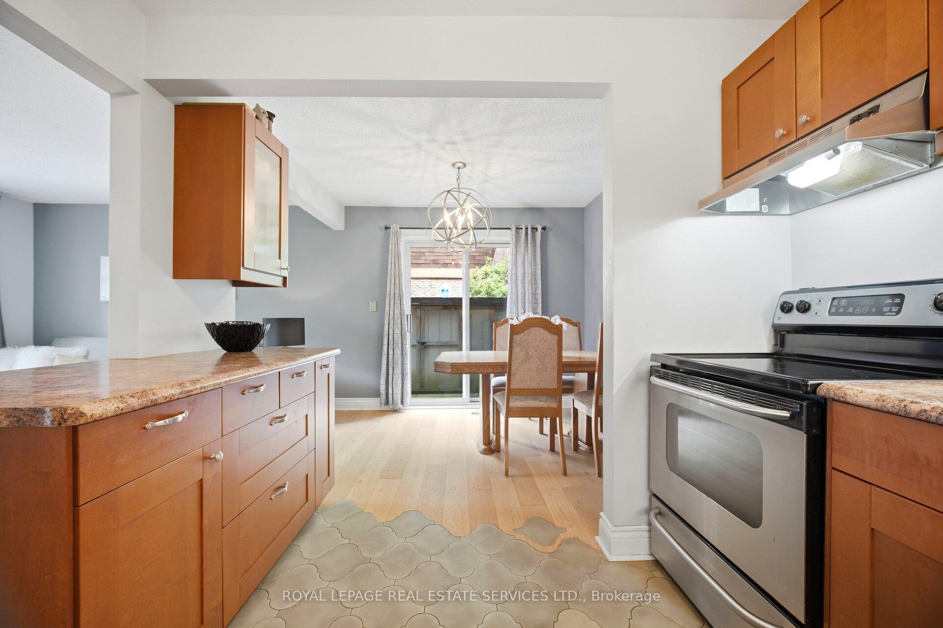 Photo 8 of Unit 3, 649 Francis Road, Burlington, LaSalle — HOMEH