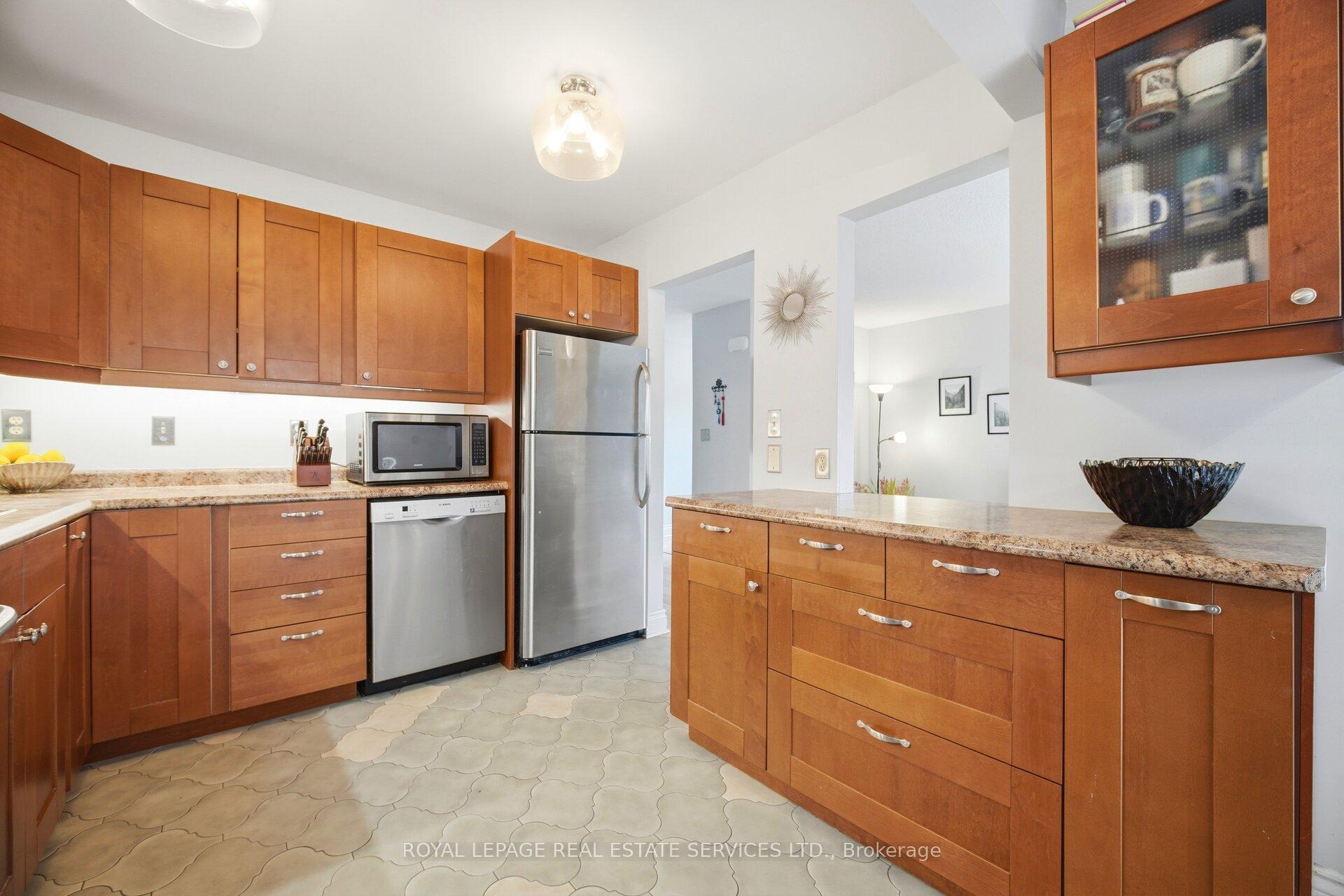 Photo 9 of Unit 3, 649 Francis Road, Burlington, LaSalle — HOMEH