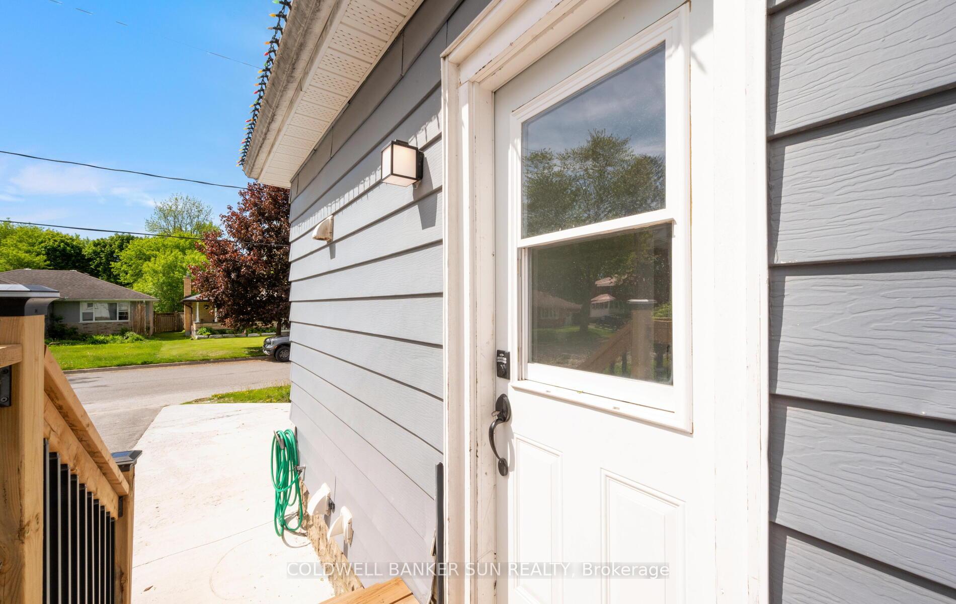 Photo 4 of Unit Bsmt, 20 Maple Lane, New Tecumseth, Alliston — HOMEH