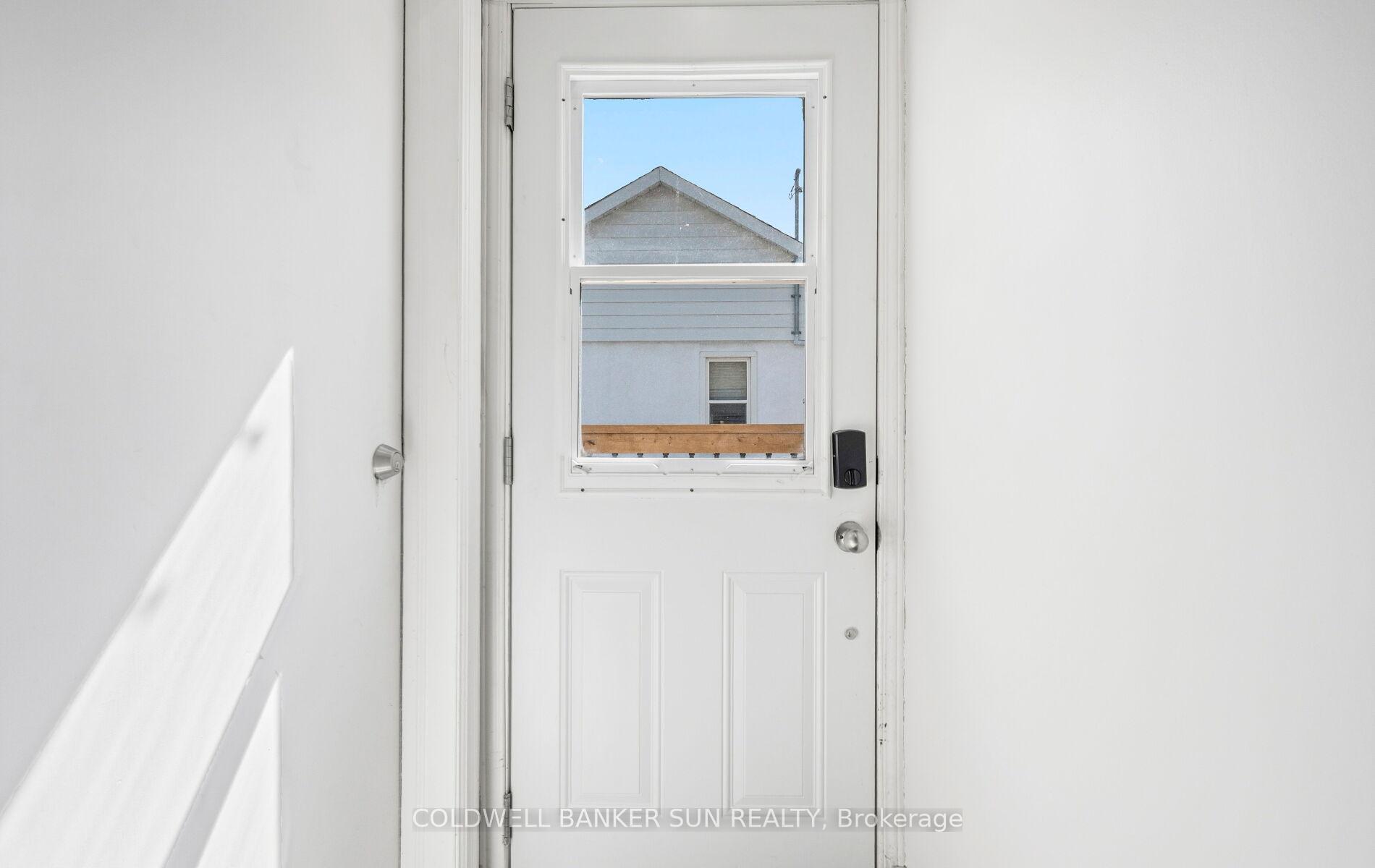 Photo 5 of Unit Bsmt, 20 Maple Lane, New Tecumseth, Alliston — HOMEH