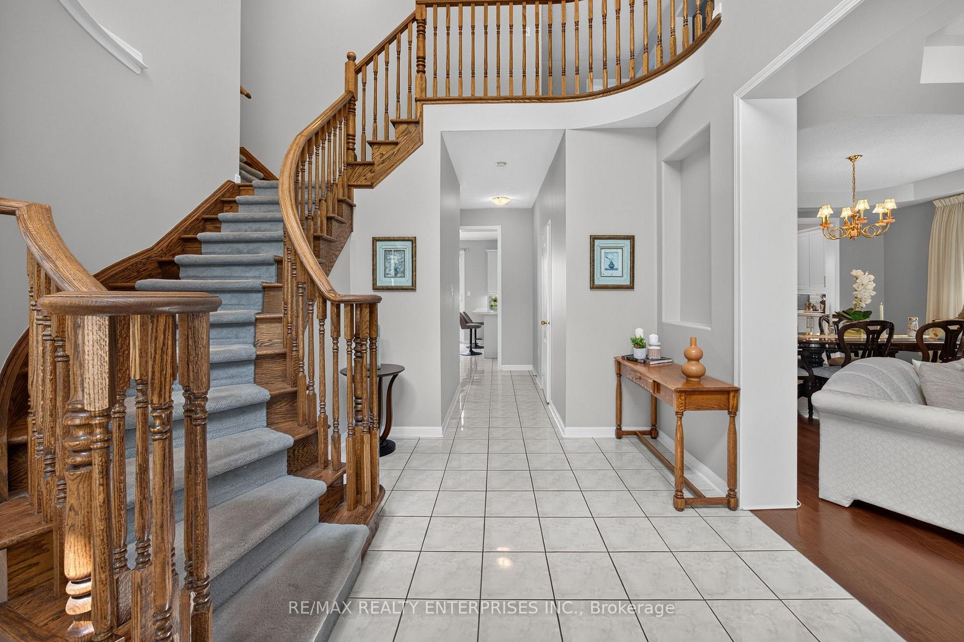 Photo 3 of 987 Stearn Place, Milton, Beaty — HOMEH
