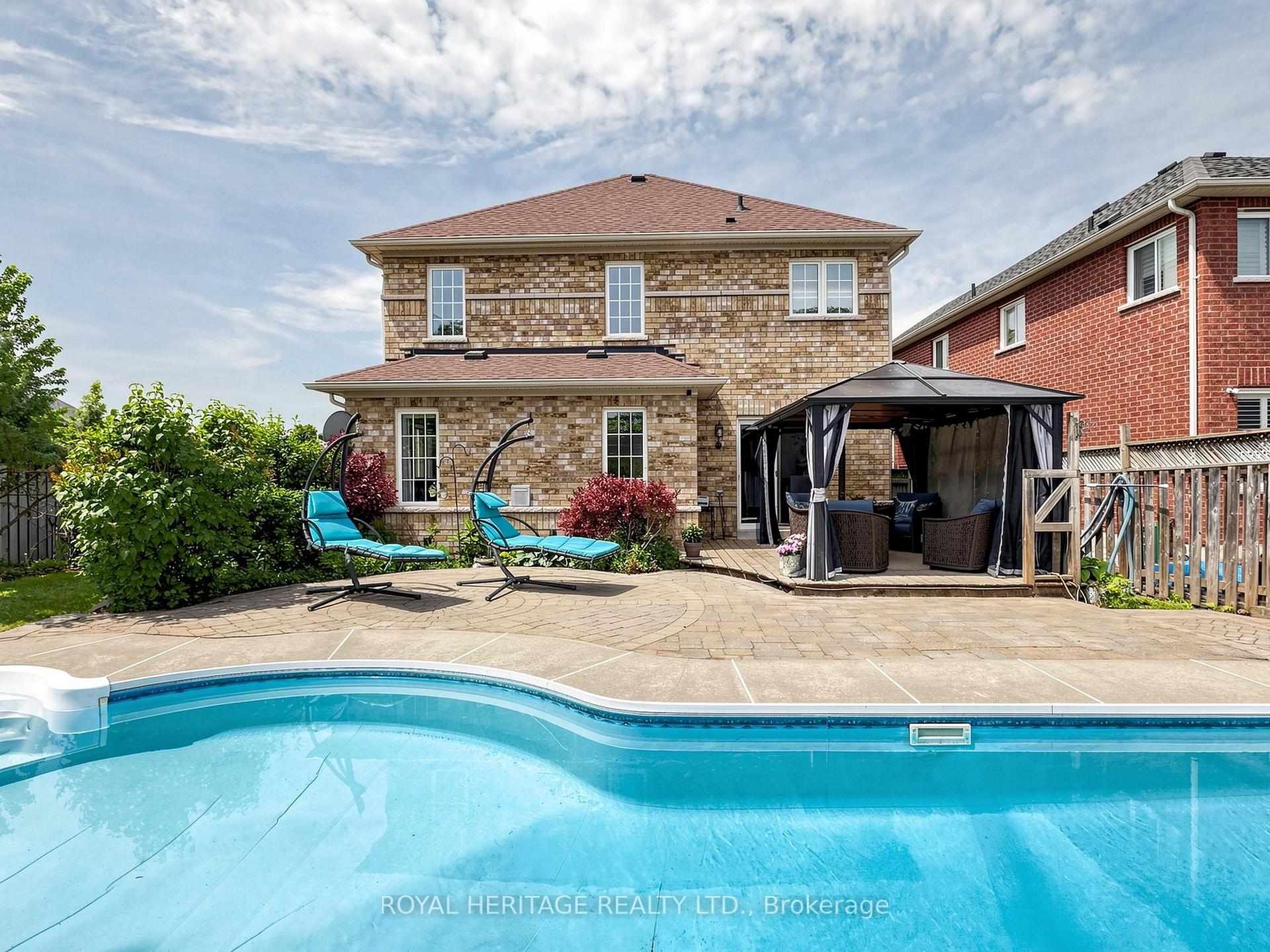 Photo 3 of 1 Wakem Court, Whitby, Williamsburg — HOMEH
