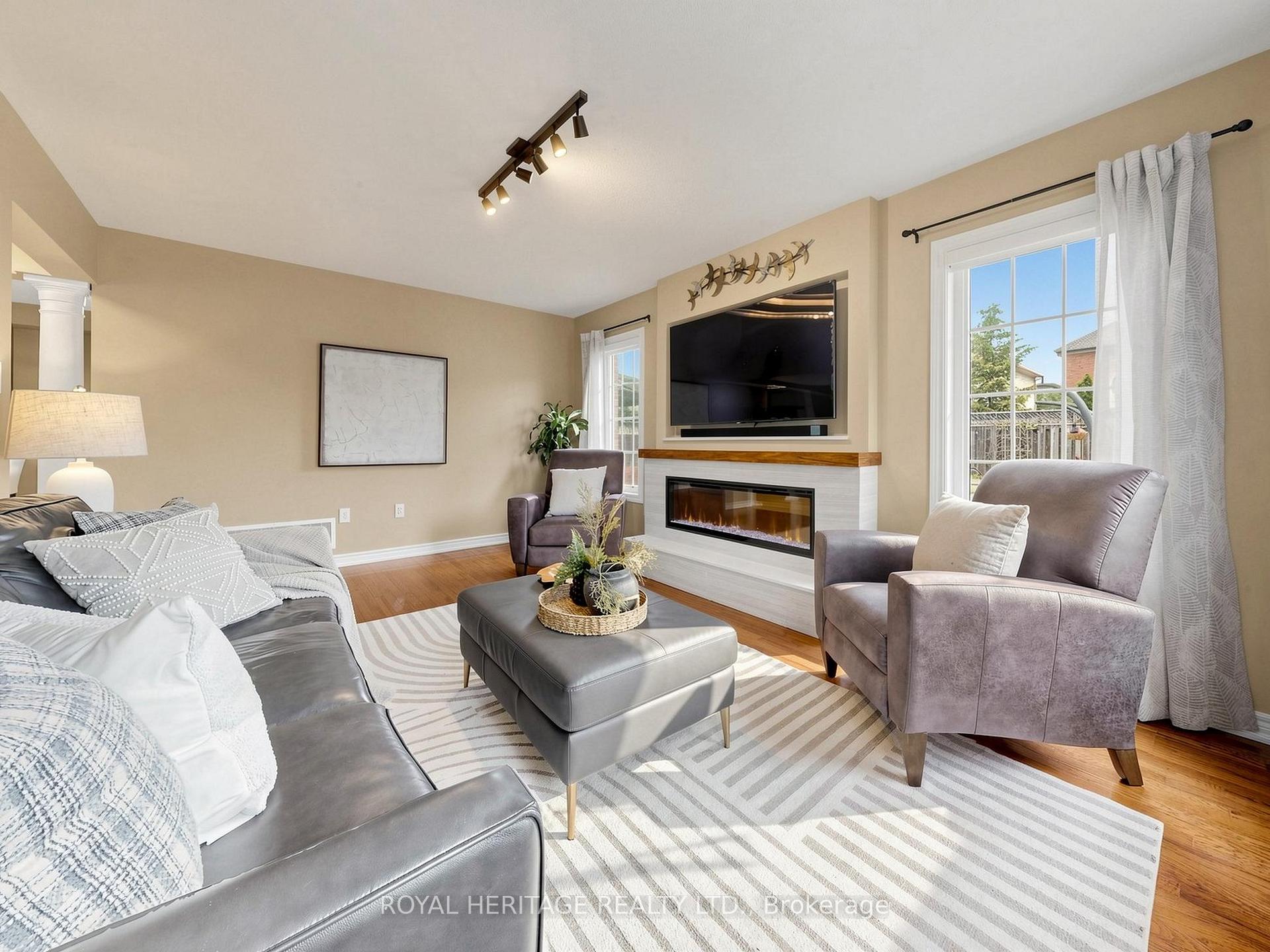 Photo 6 of 1 Wakem Court, Whitby, Williamsburg — HOMEH