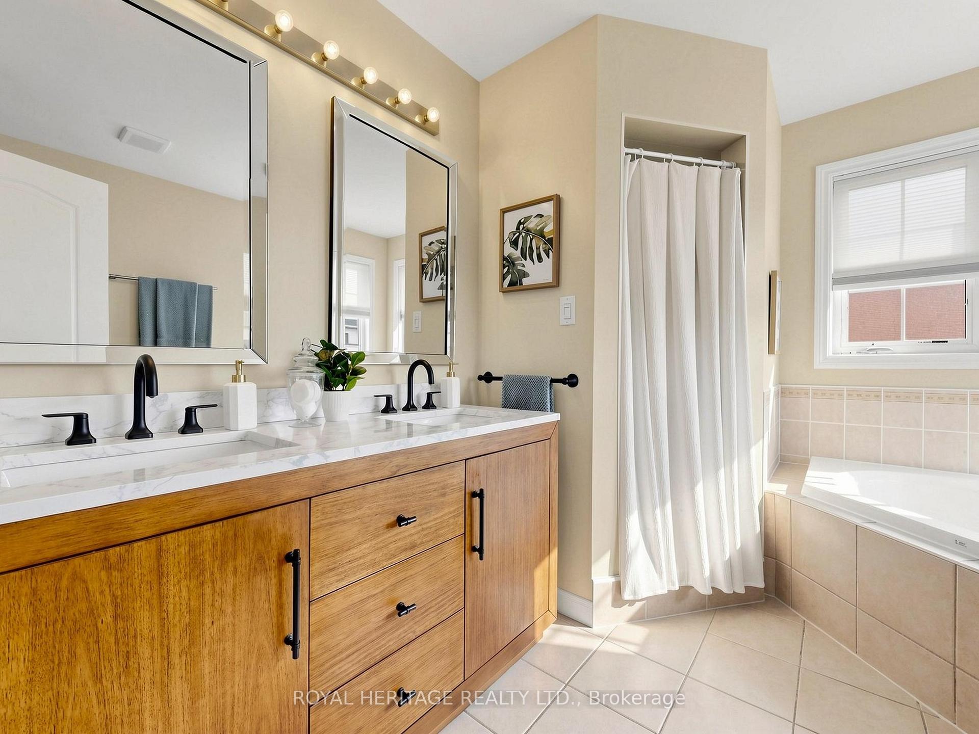 Photo 25 of 1 Wakem Court, Whitby, Williamsburg — HOMEH