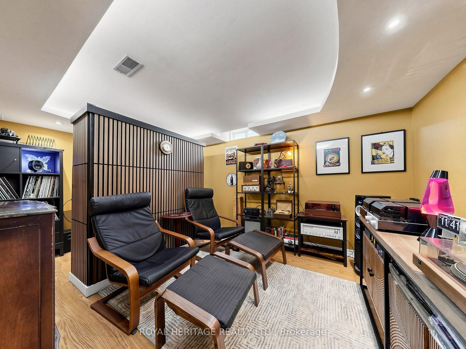 Photo 38 of 1 Wakem Court, Whitby, Williamsburg — HOMEH