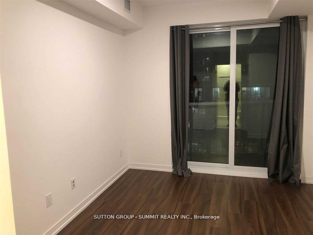 Photo 6 of Unit 910, 4065 Confederation Parkway, Mississauga, City Centre — HOMEH