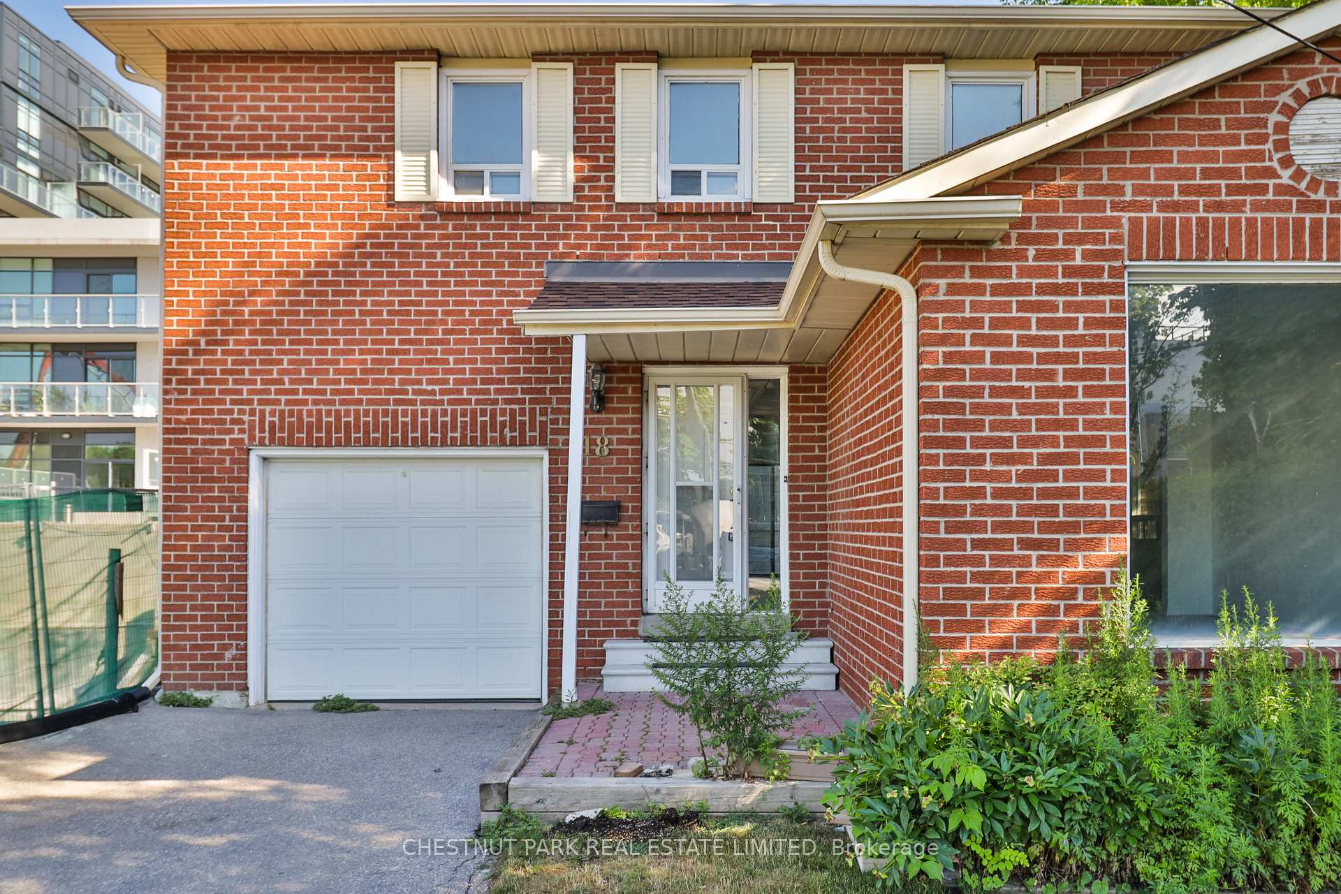 Photo 1 of 18 Dervock Crescent, North York, Bayview Village — HOMEH