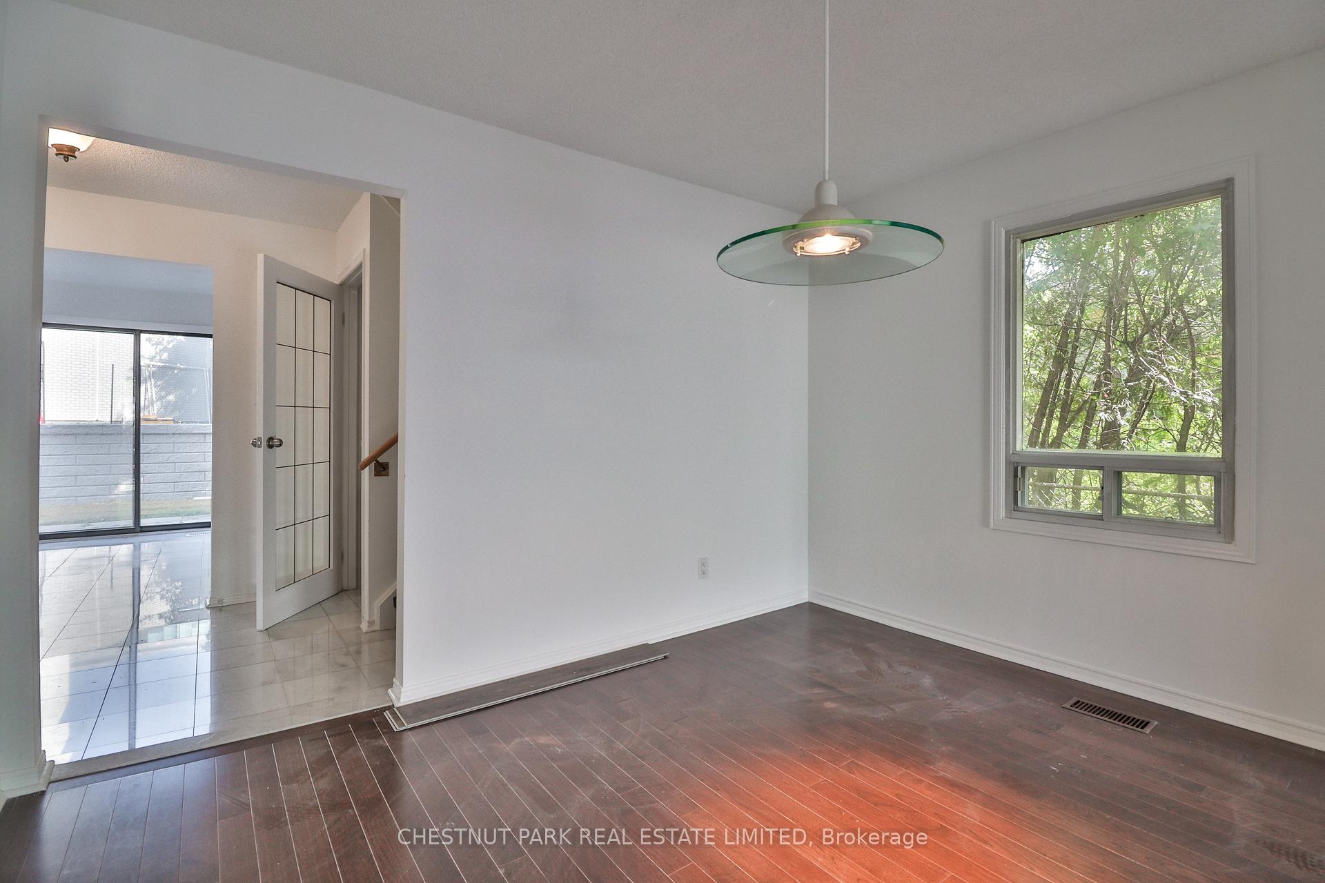 Photo 13 of 18 Dervock Crescent, North York, Bayview Village — HOMEH