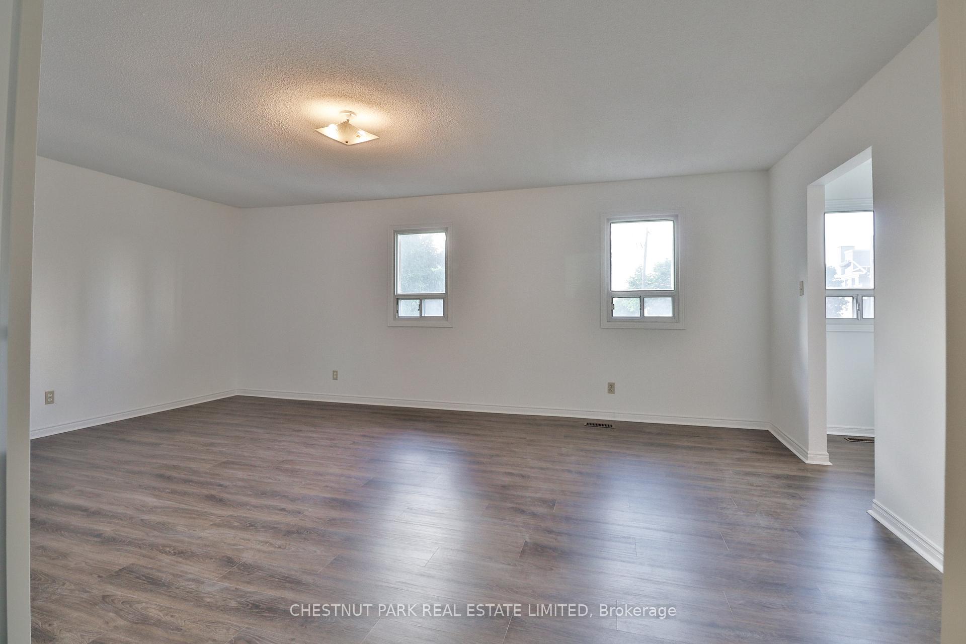 Photo 20 of 18 Dervock Crescent, North York, Bayview Village — HOMEH