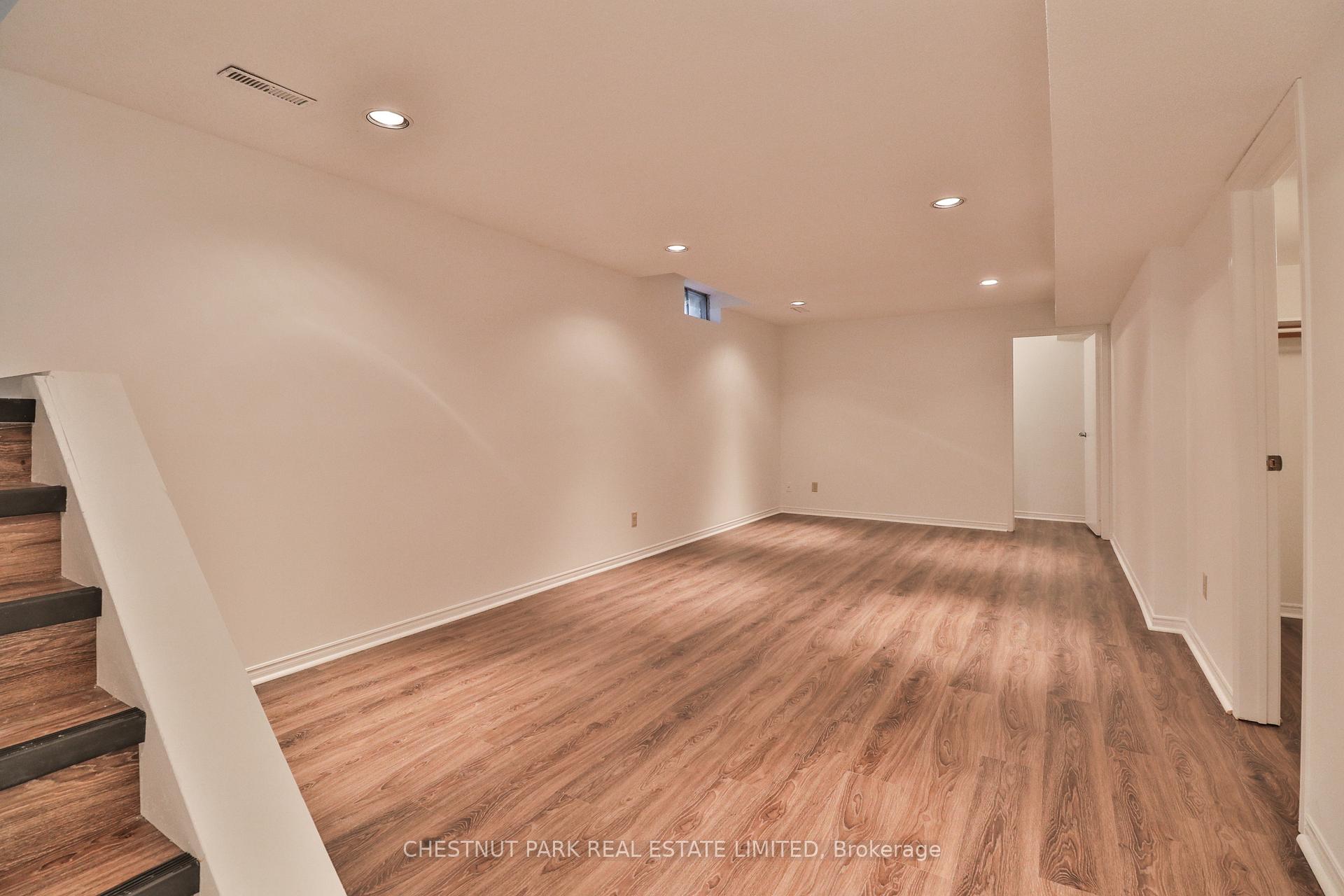 Photo 31 of 18 Dervock Crescent, North York, Bayview Village — HOMEH