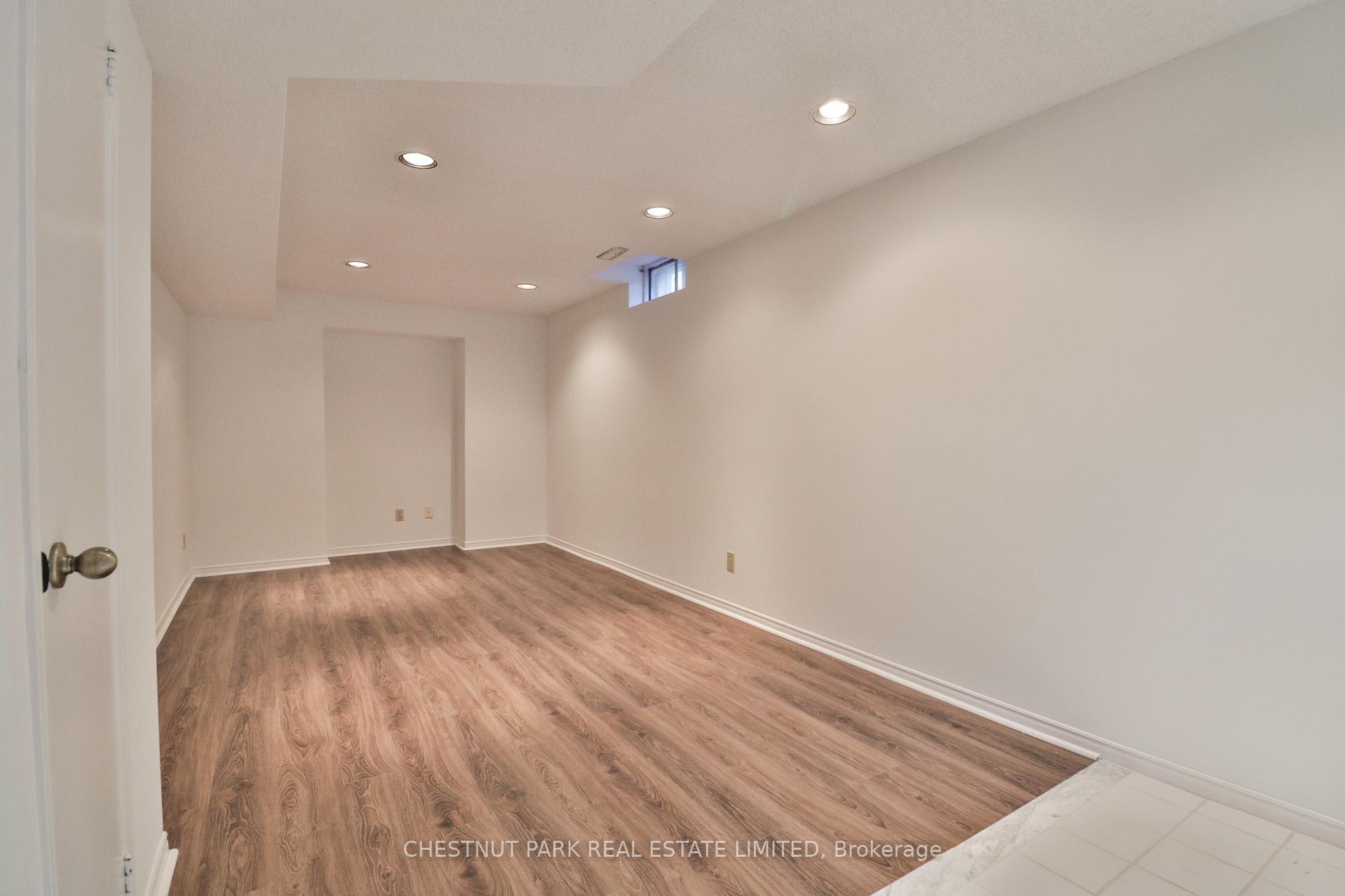 Photo 34 of 18 Dervock Crescent, North York, Bayview Village — HOMEH