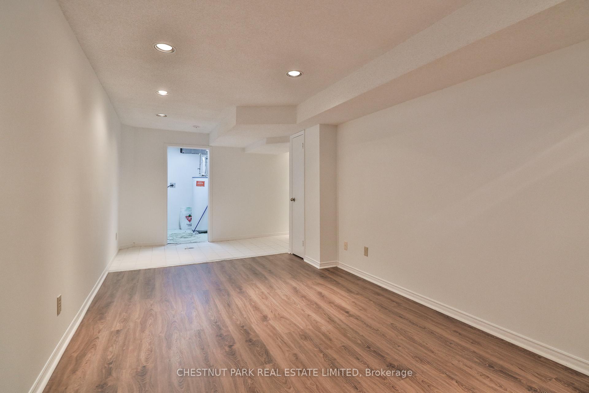 Photo 35 of 18 Dervock Crescent, North York, Bayview Village — HOMEH
