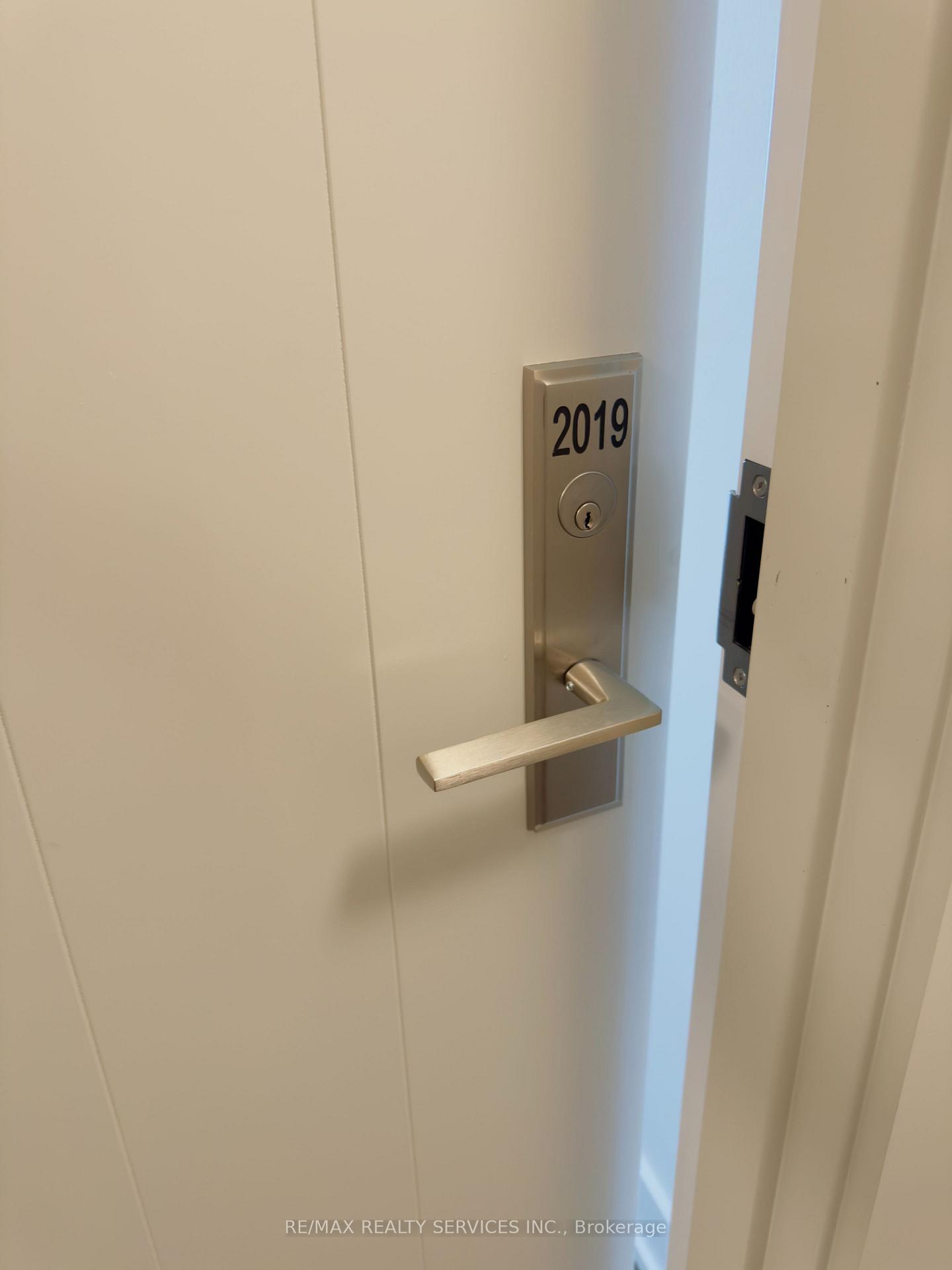 Photo 7 of Unit 2019, 2550 Simcoe Street N, Oshawa, Windfields — HOMEH
