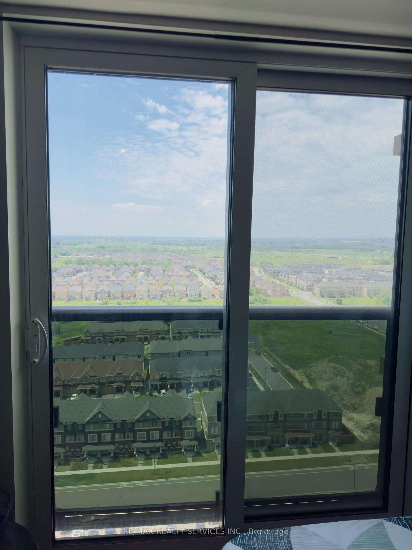 Photo 20 of Unit 2019, 2550 Simcoe Street N, Oshawa, Windfields — HOMEH