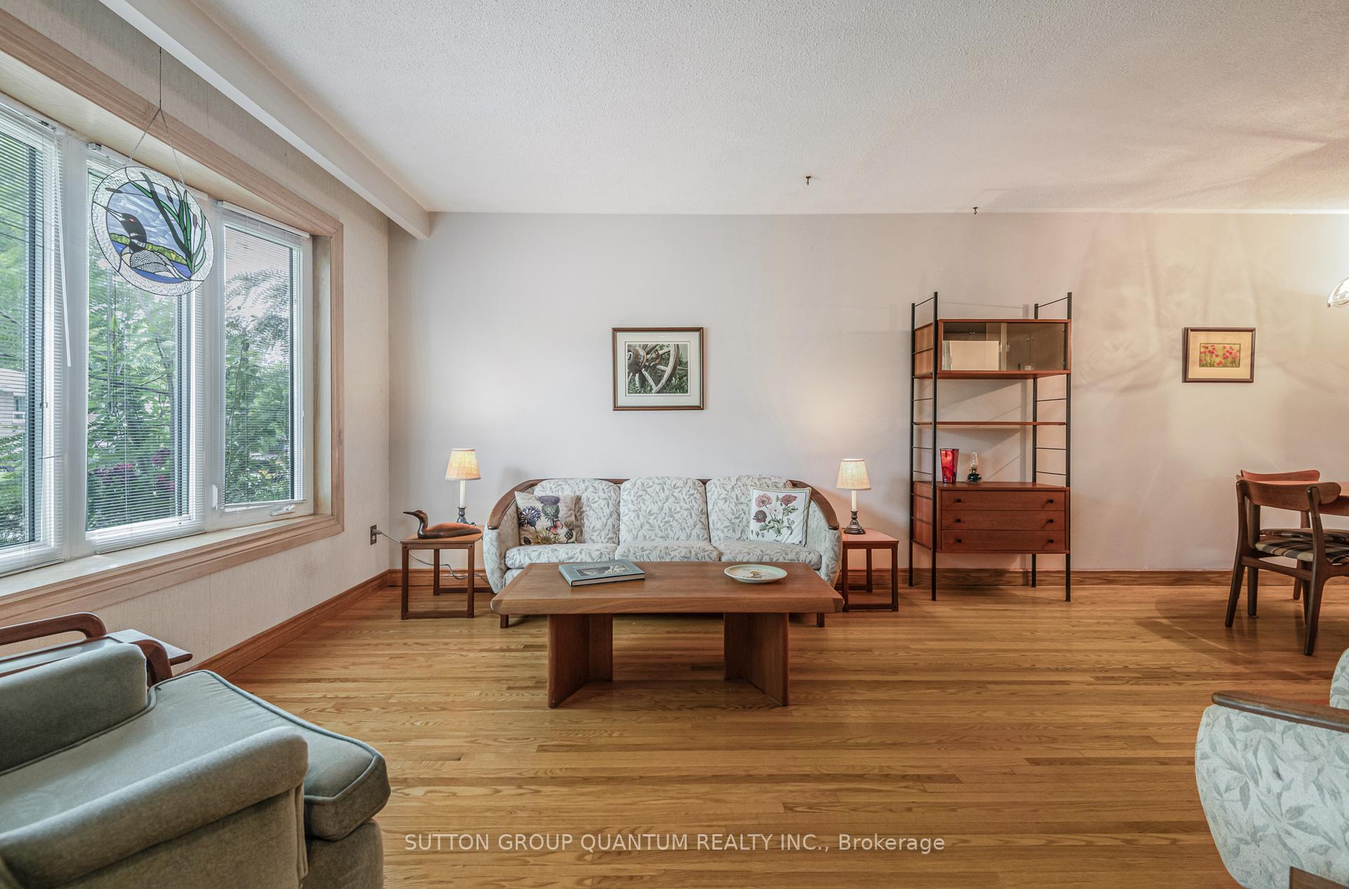 Photo 6 of 754 Eaglemount Crescent, Mississauga, Erindale — HOMEH