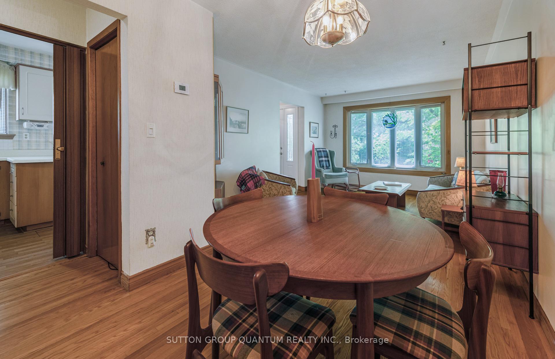 Photo 12 of 754 Eaglemount Crescent, Mississauga, Erindale — HOMEH