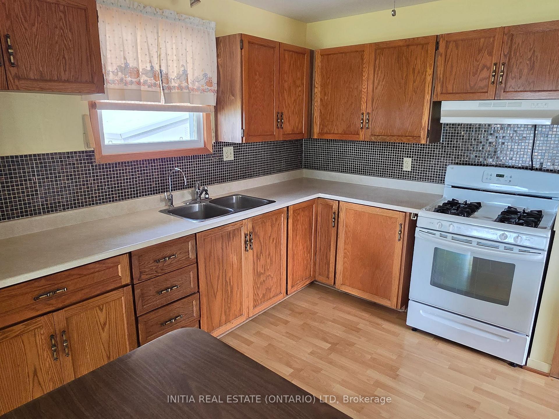 Photo 5 of 140 Main Street, St. Clair — HOMEH