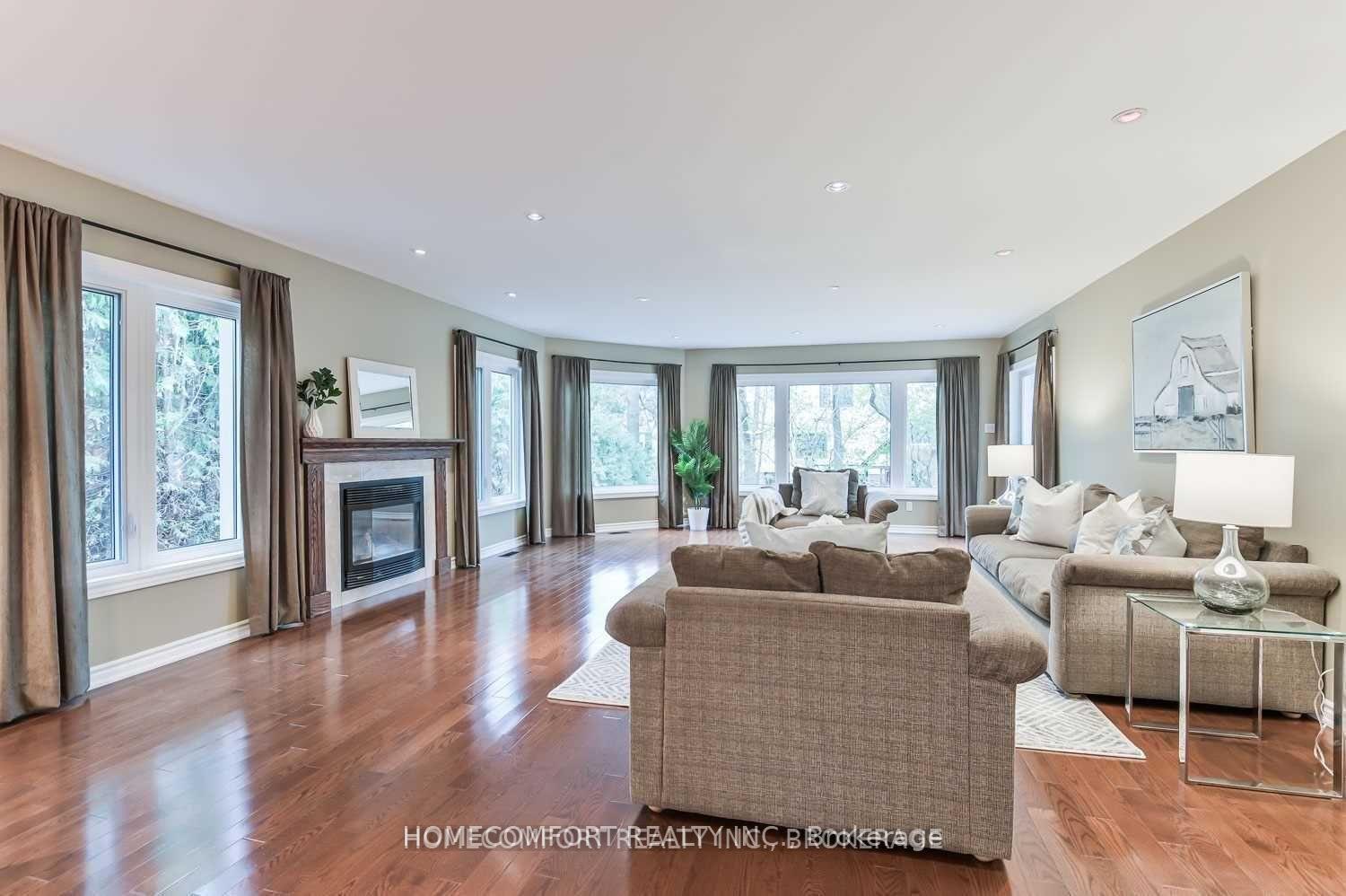 Photo 5 of 19 Pomander Road, Markham, Unionville — HOMEH