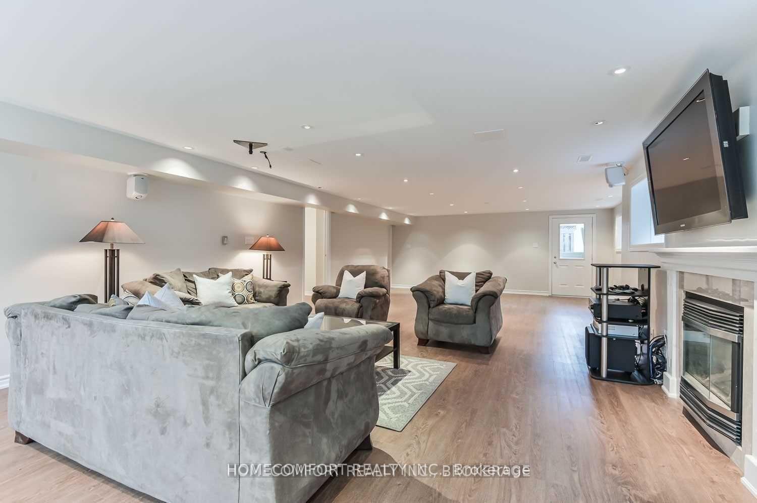 Photo 9 of 19 Pomander Road, Markham, Unionville — HOMEH