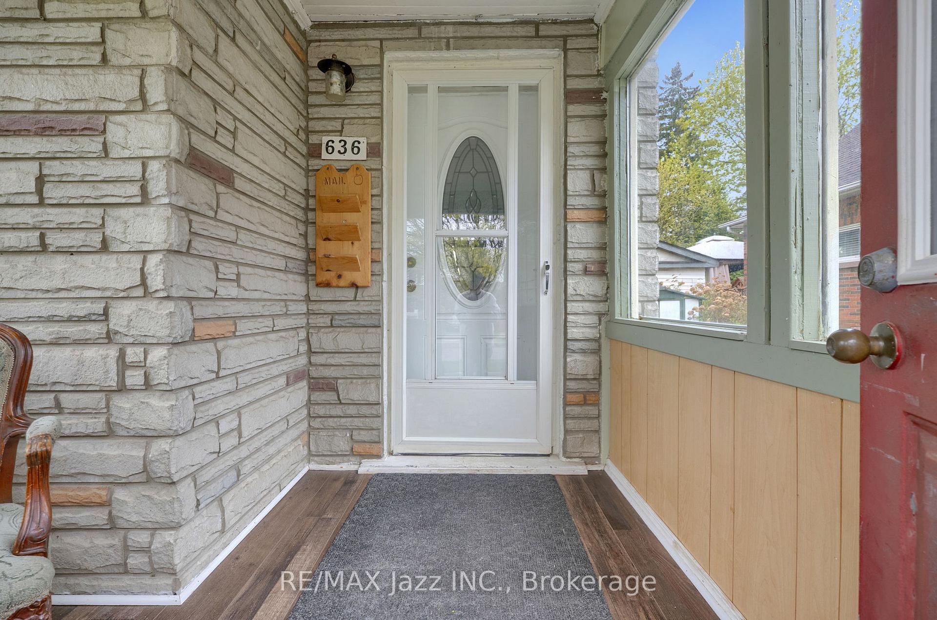 Photo 2 of 636 Carnegie Avenue, Oshawa, O'Neill — HOMEH