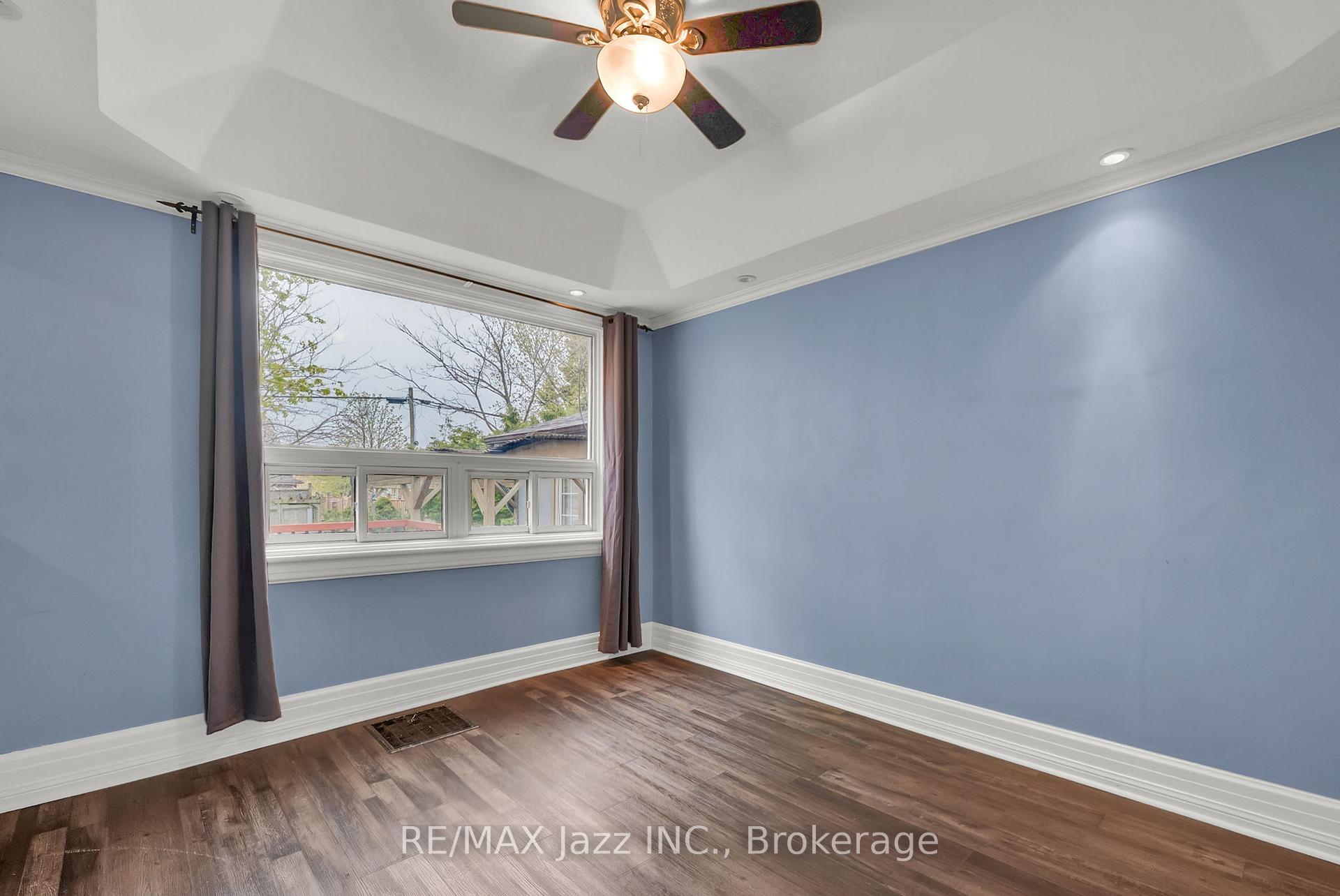 Photo 11 of 636 Carnegie Avenue, Oshawa, O'Neill — HOMEH
