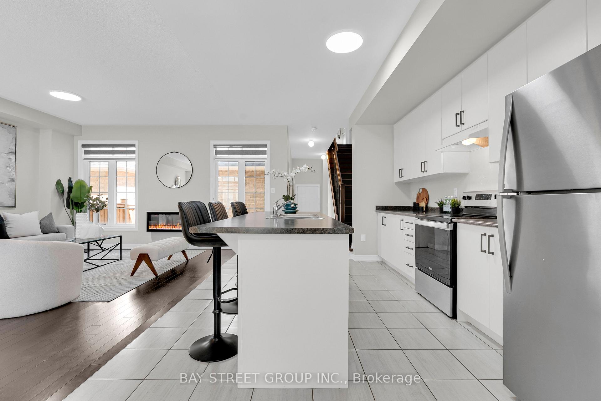 Photo 11 of 221 Clockwork Drive, Brampton, Northwest Brampton — HOMEH