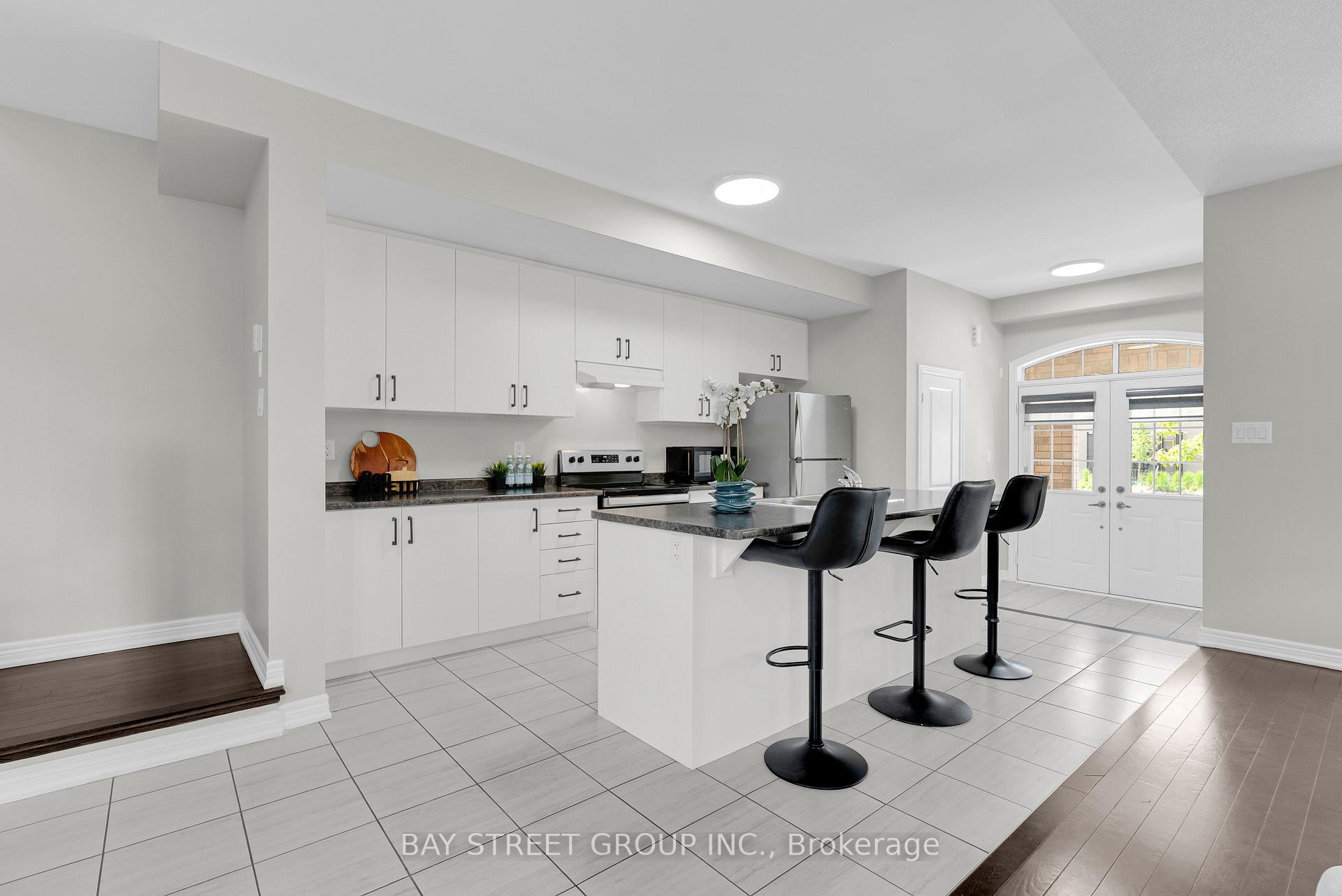 Photo 12 of 221 Clockwork Drive, Brampton, Northwest Brampton — HOMEH