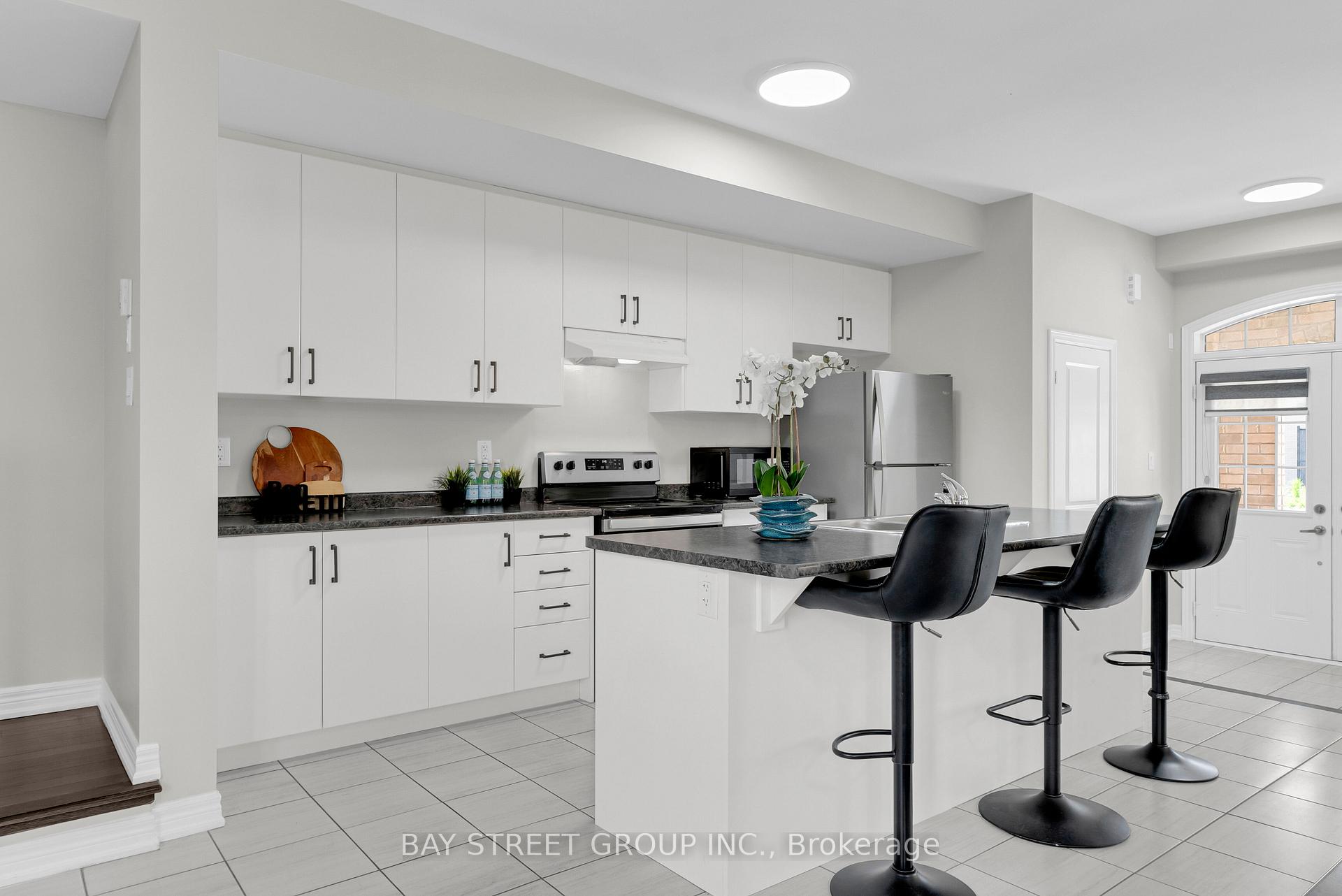Photo 14 of 221 Clockwork Drive, Brampton, Northwest Brampton — HOMEH