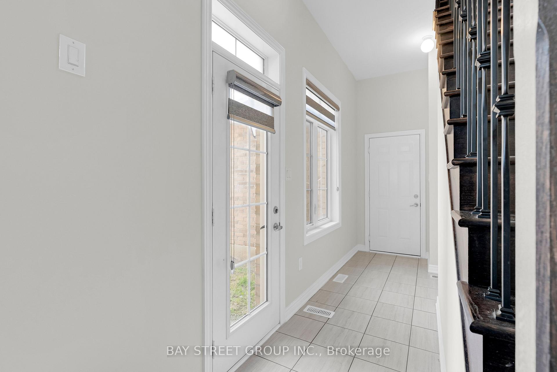 Photo 17 of 221 Clockwork Drive, Brampton, Northwest Brampton — HOMEH