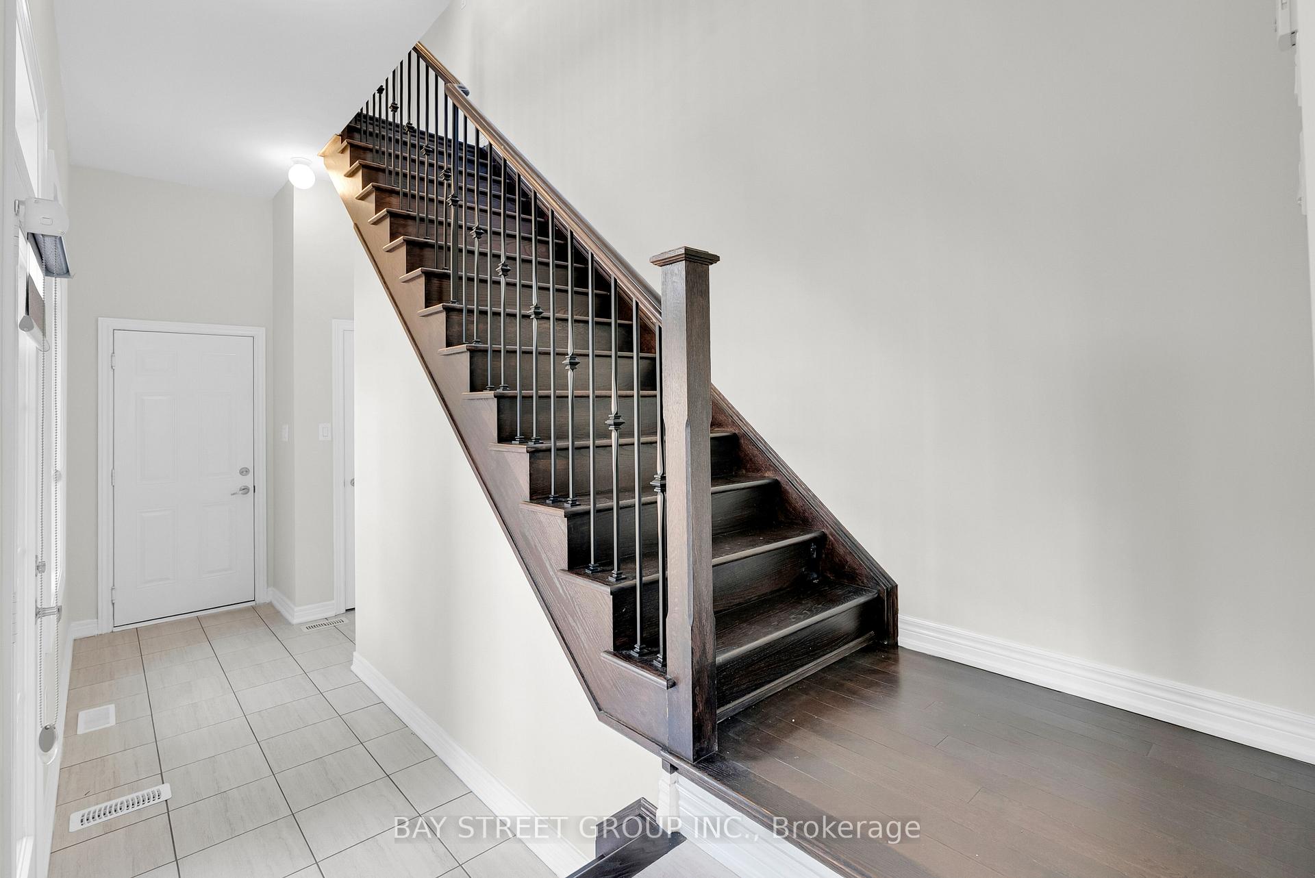 Photo 18 of 221 Clockwork Drive, Brampton, Northwest Brampton — HOMEH
