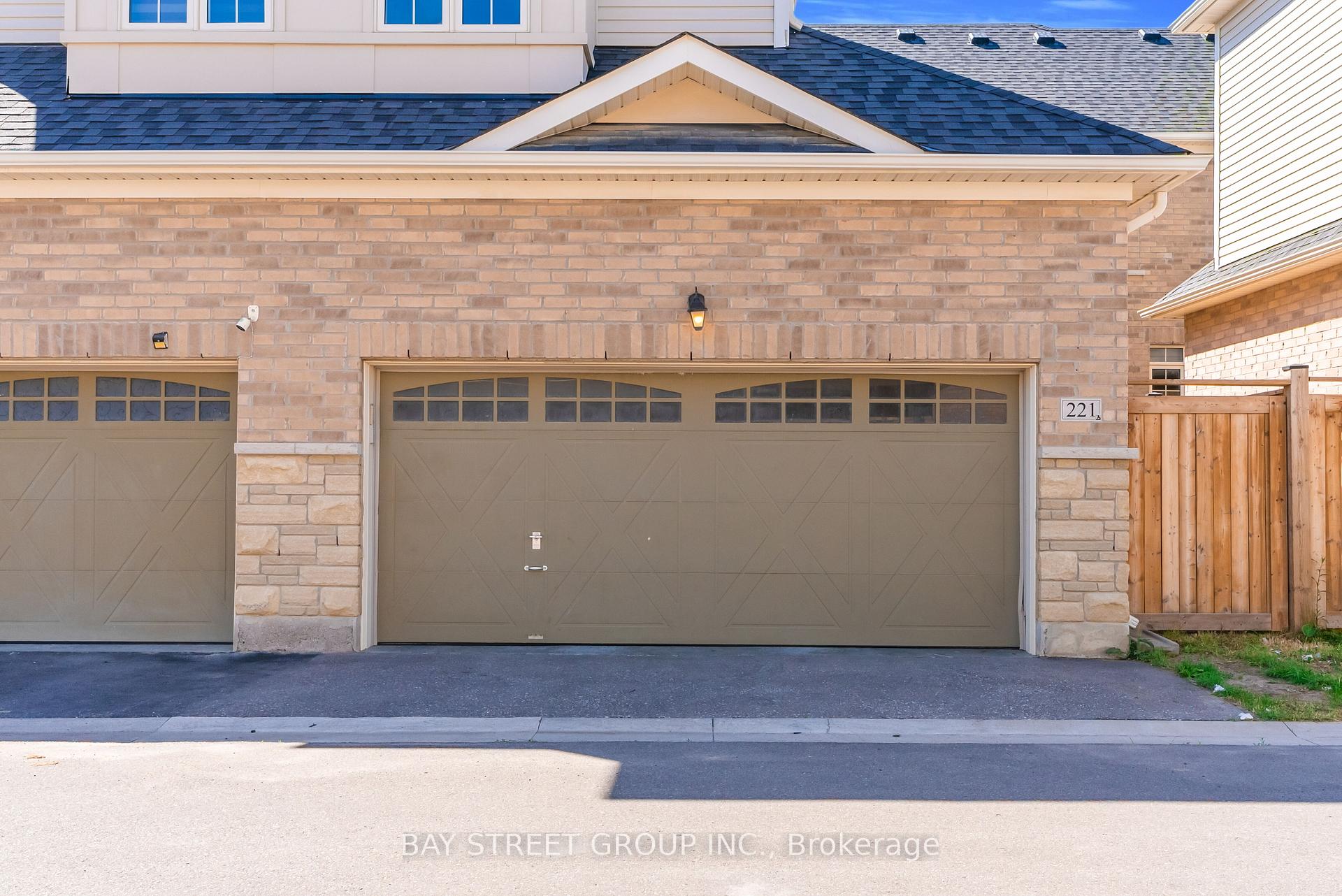 Photo 37 of 221 Clockwork Drive, Brampton, Northwest Brampton — HOMEH