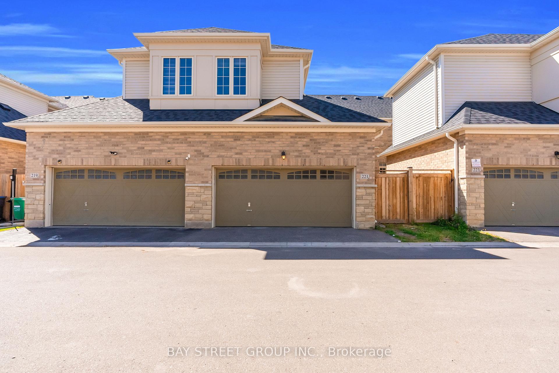 Photo 38 of 221 Clockwork Drive, Brampton, Northwest Brampton — HOMEH