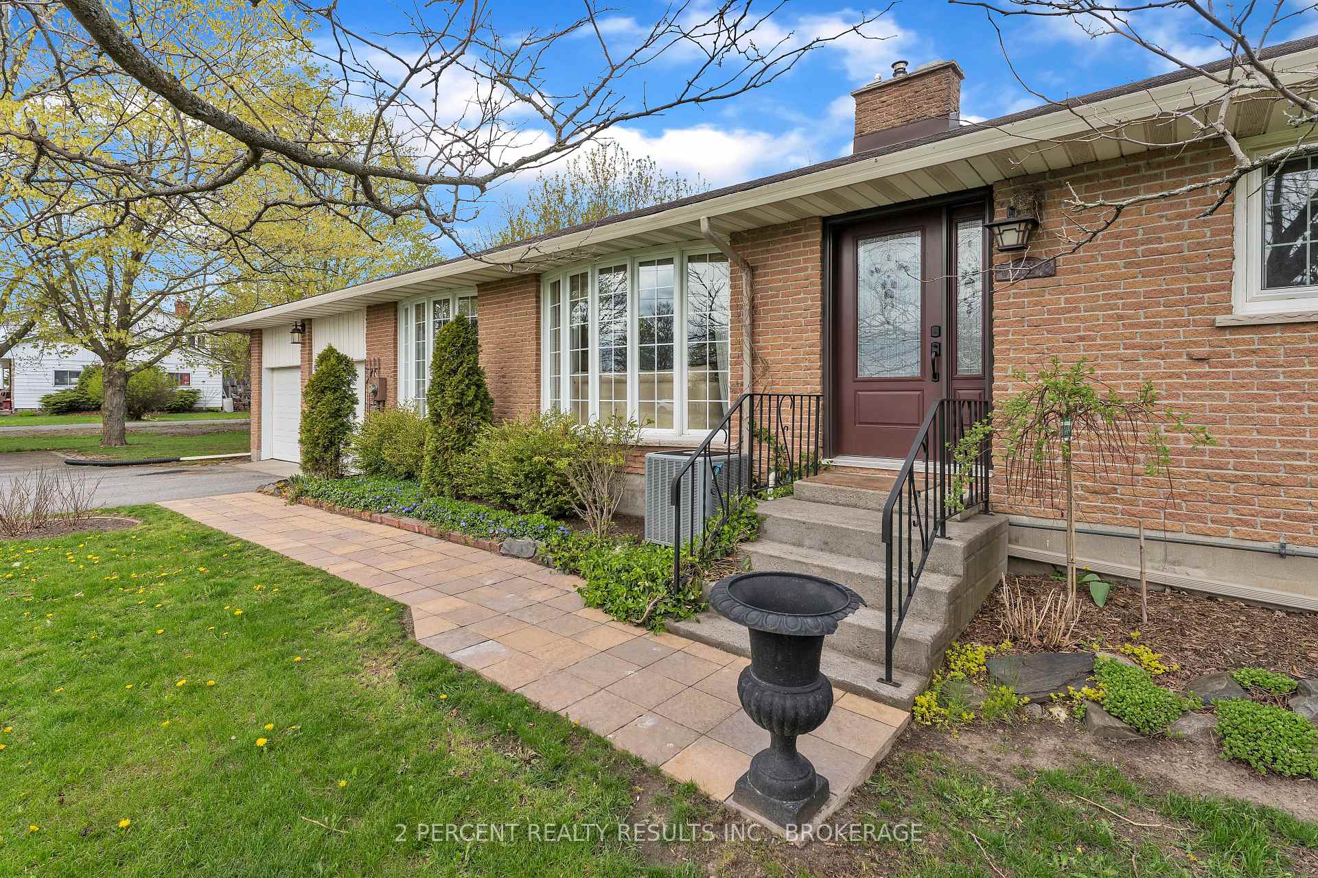 Photo 3 of 1055 Casey Road, Belleville, Thurlow Ward — HOMEH