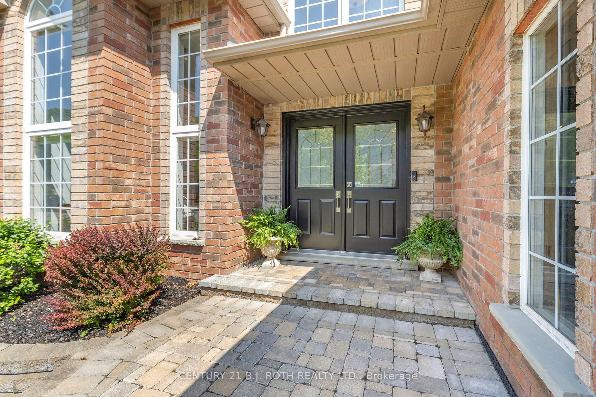 Photo 3 of 48 Crimson Ridge Road, Barrie, Bayshore — HOMEH