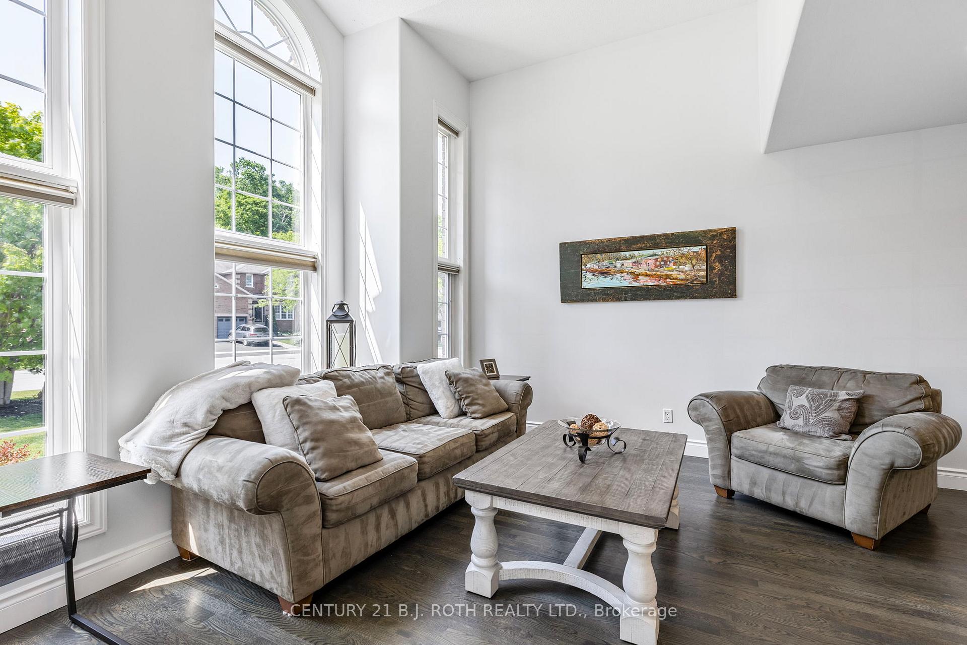 Photo 5 of 48 Crimson Ridge Road, Barrie, Bayshore — HOMEH