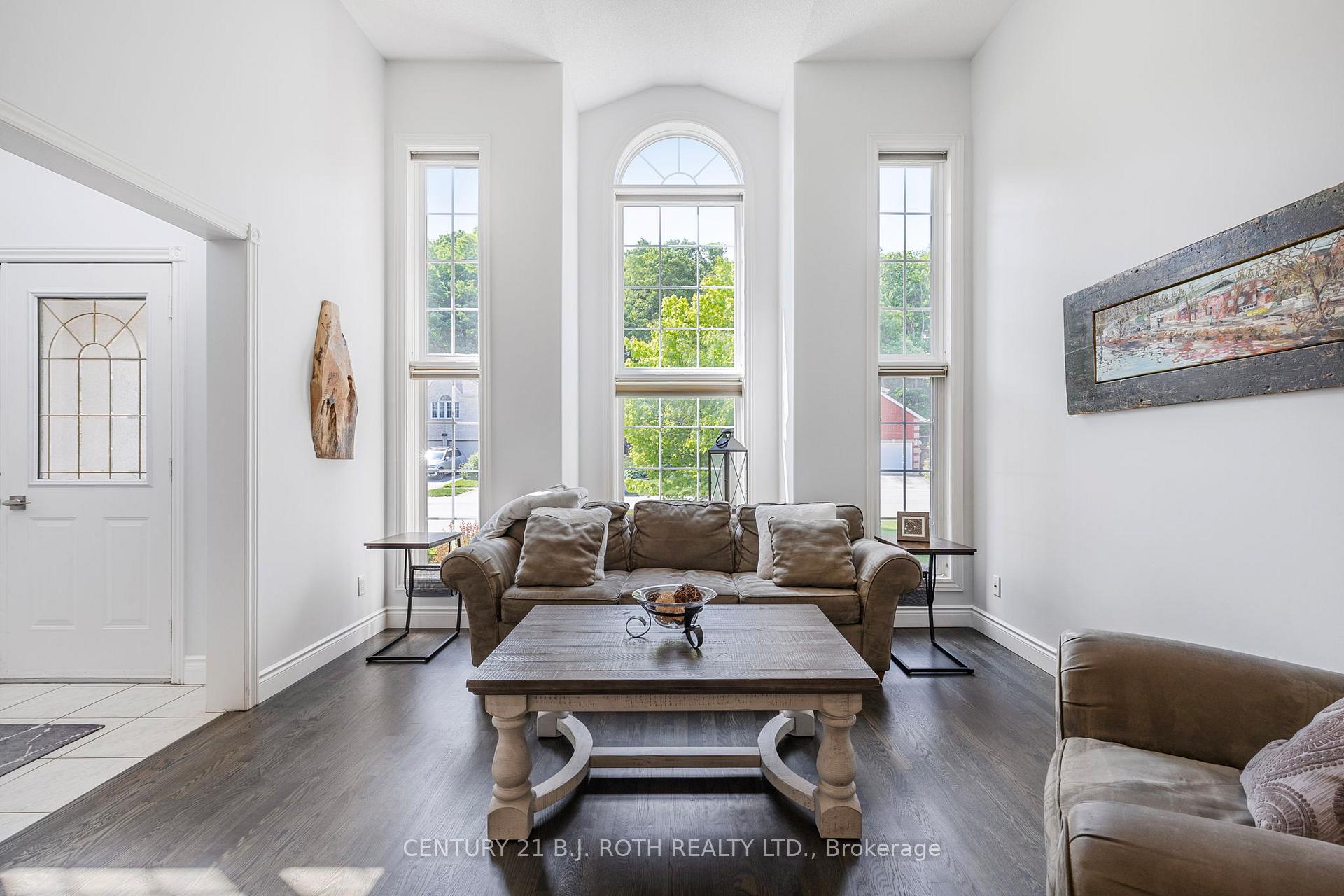 Photo 6 of 48 Crimson Ridge Road, Barrie, Bayshore — HOMEH