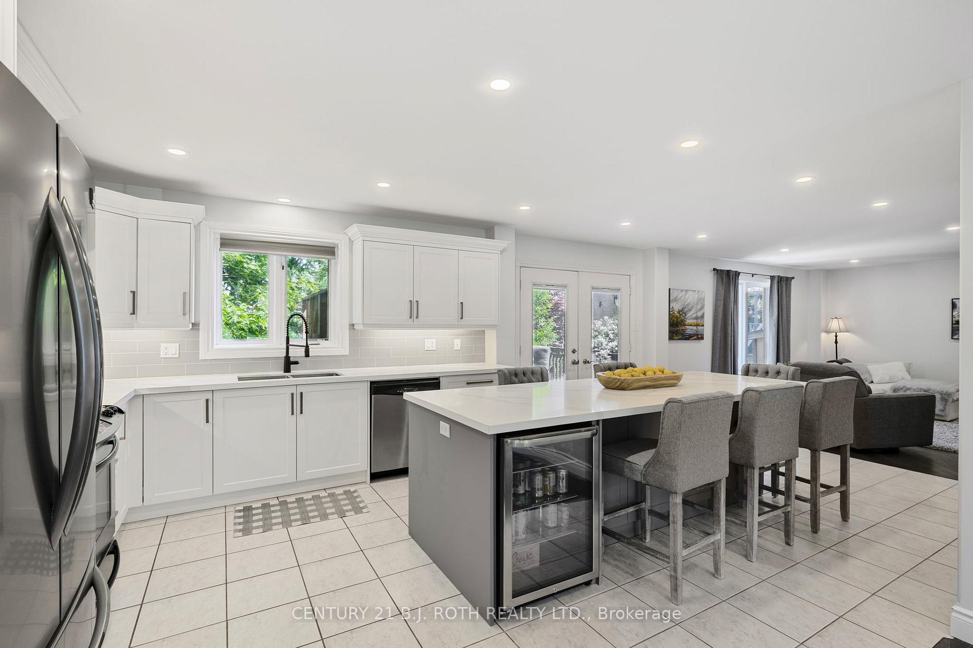 Photo 9 of 48 Crimson Ridge Road, Barrie, Bayshore — HOMEH