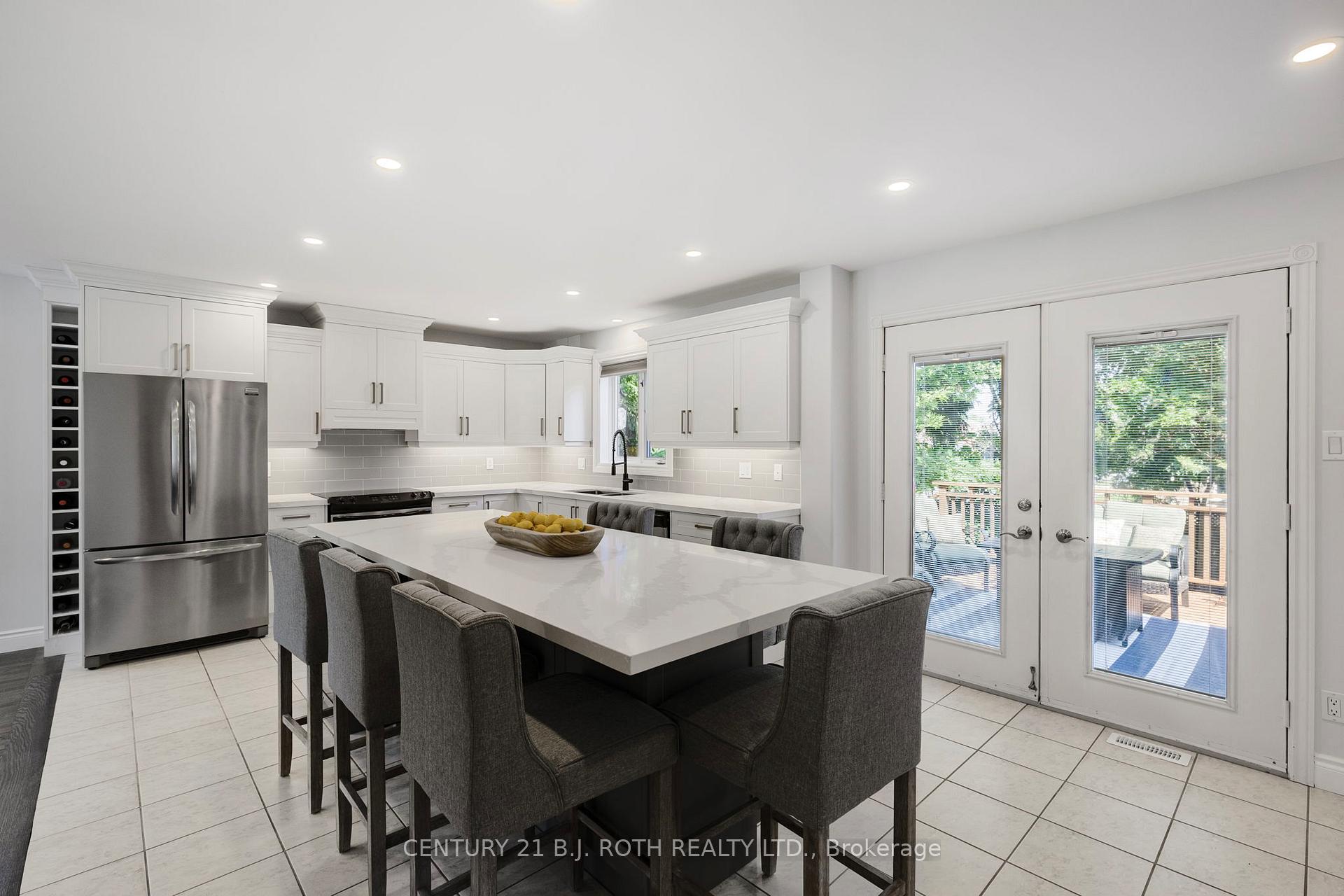 Photo 10 of 48 Crimson Ridge Road, Barrie, Bayshore — HOMEH